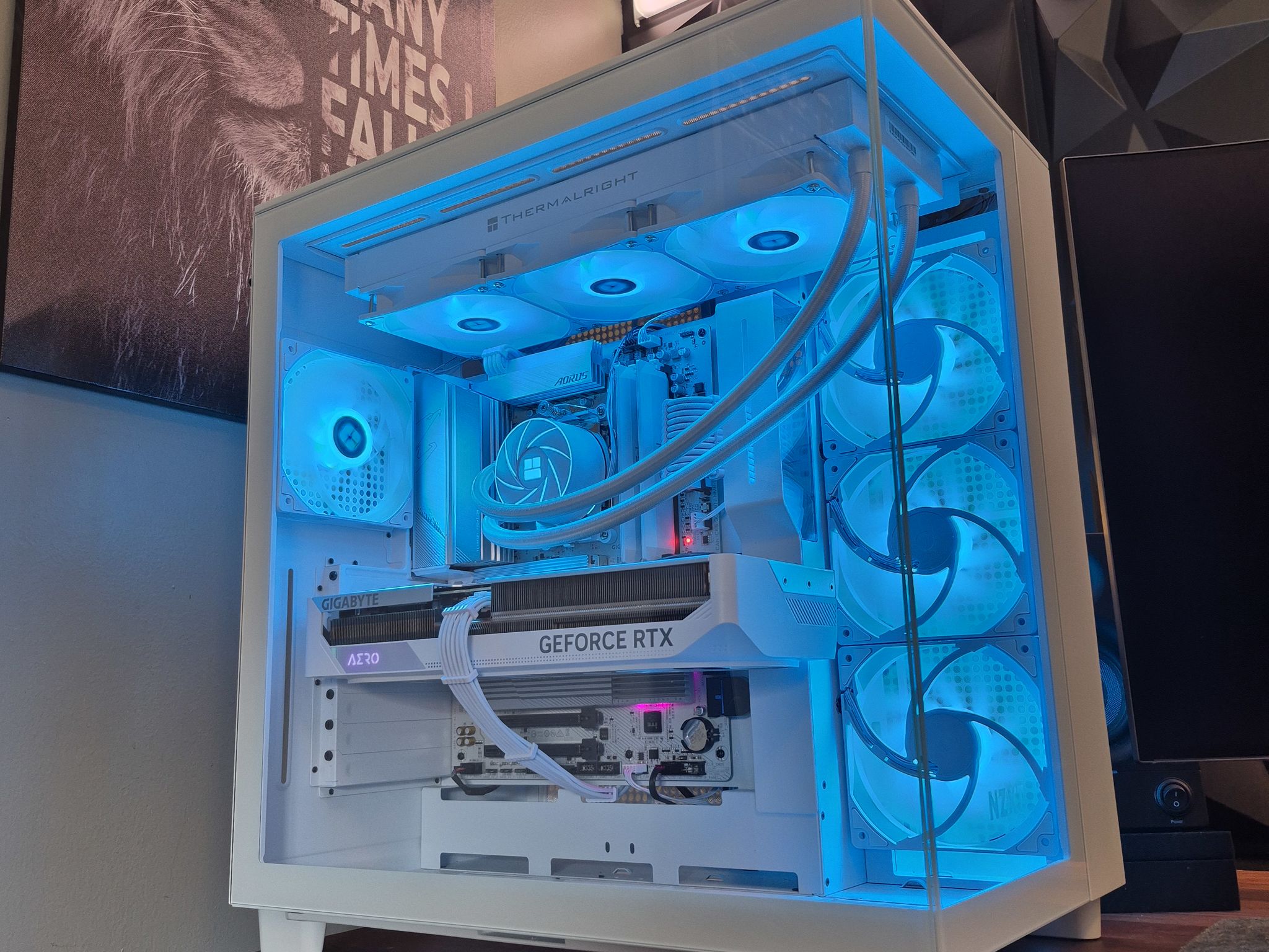 RTX 4070 Ti + RYZEN 5 7600X