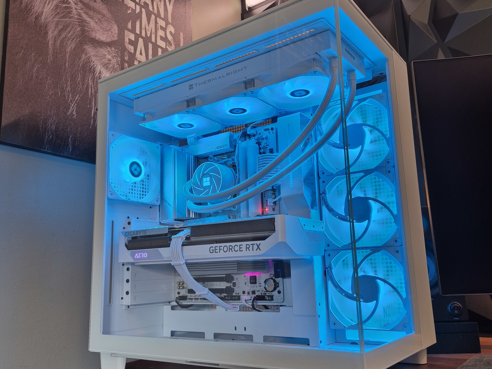RTX 4070 Ti + RYZEN 5 7600X