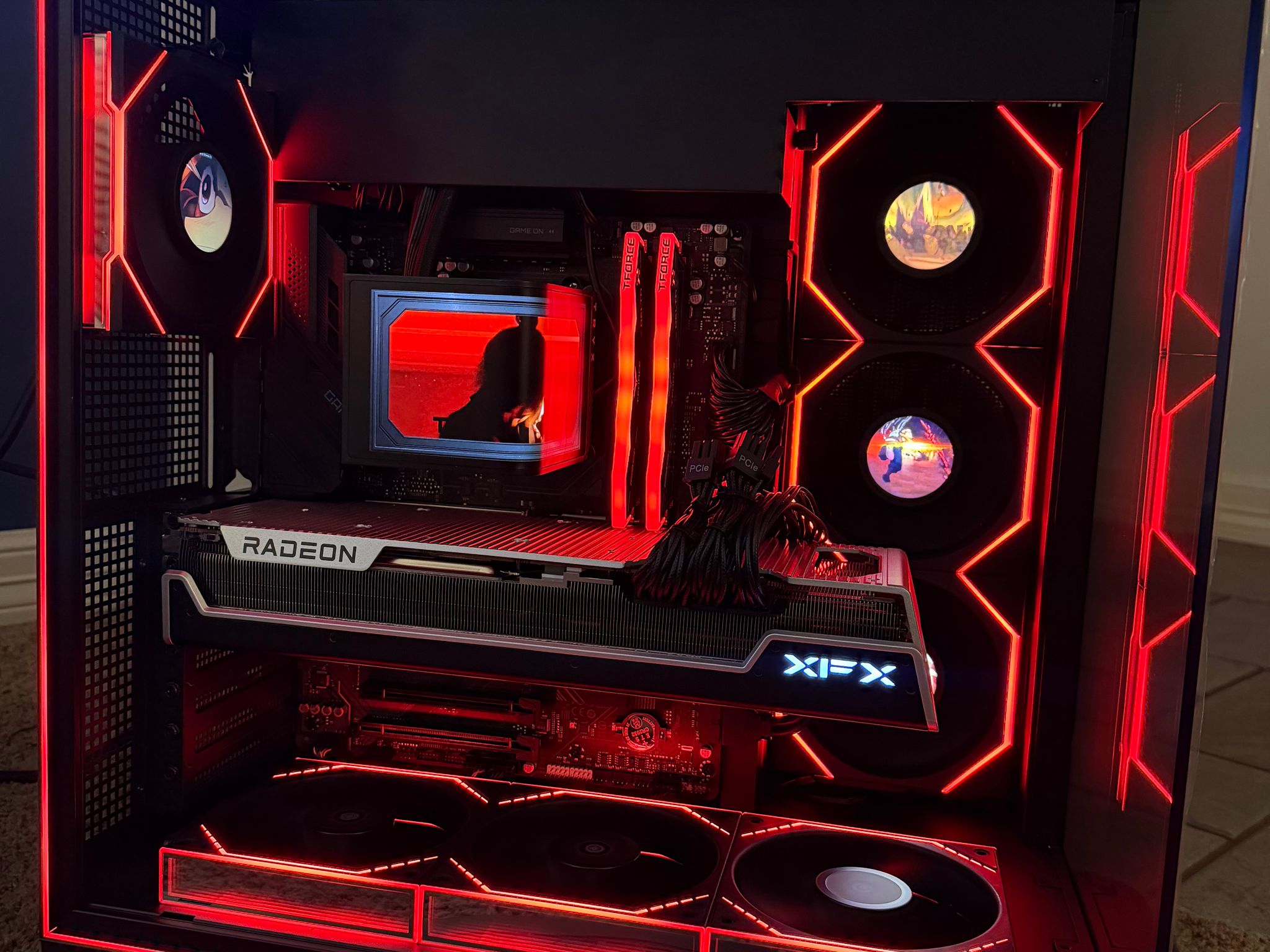 PREMIUM 4K GAMING PC | RYZEN 7 9800X3D | RX 7900 XTX 24GB | 32GB DDR5 | 5TB STORAGE | TRYX PANORAMA