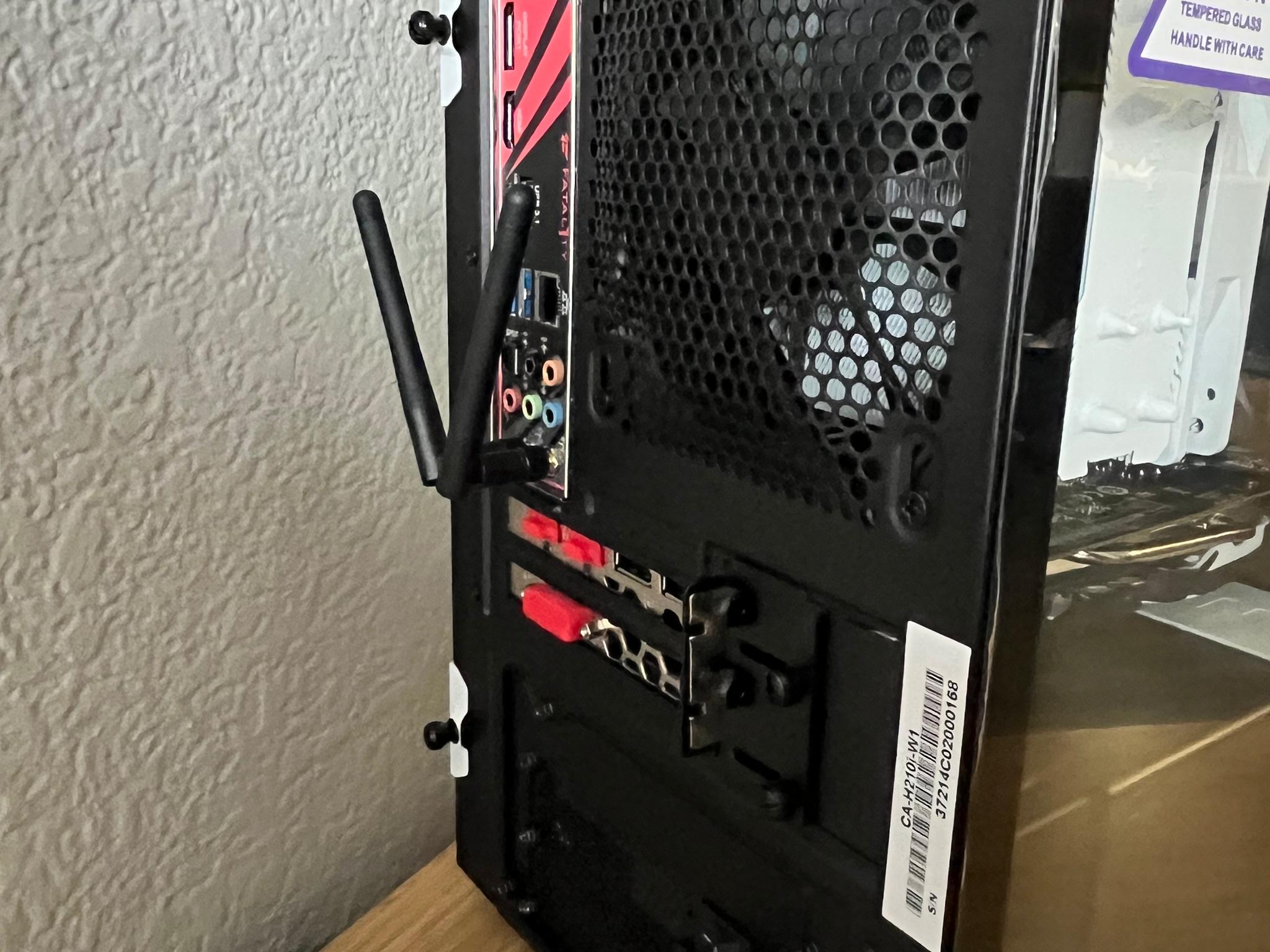 White-Out V1 Budget ITX PC - RX 580/Ryzen 7 2700