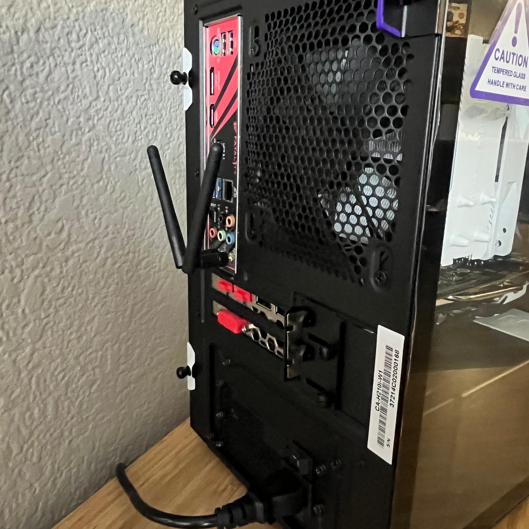 White-Out V1 Budget ITX PC - RX 580/Ryzen 7 2700