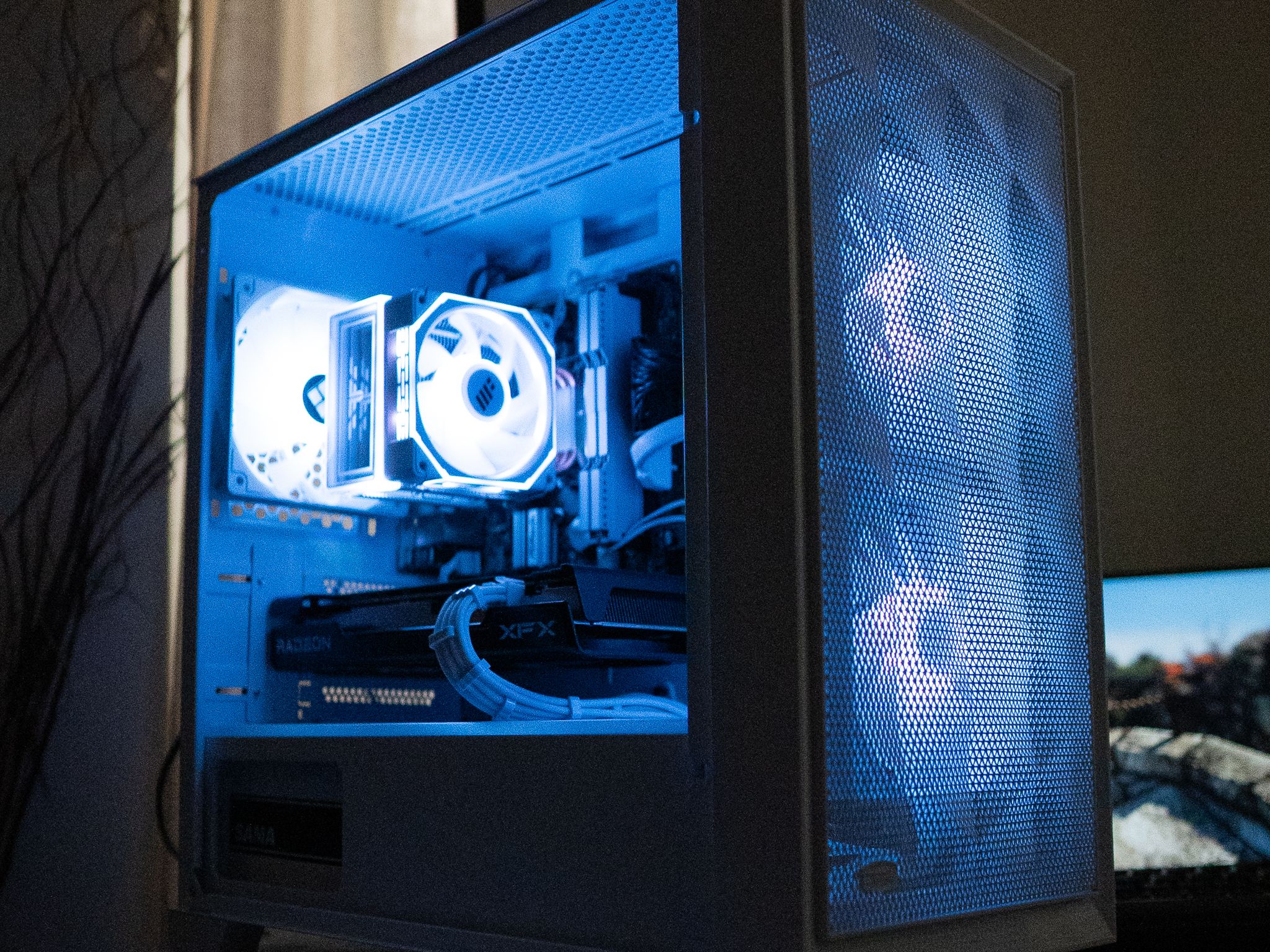 🌨🌨 | RX 7600 8GB | INTEL i7 9700 | 16GB DDR4 RAM | 1.25TB Storage | Arctic Snow 3.0