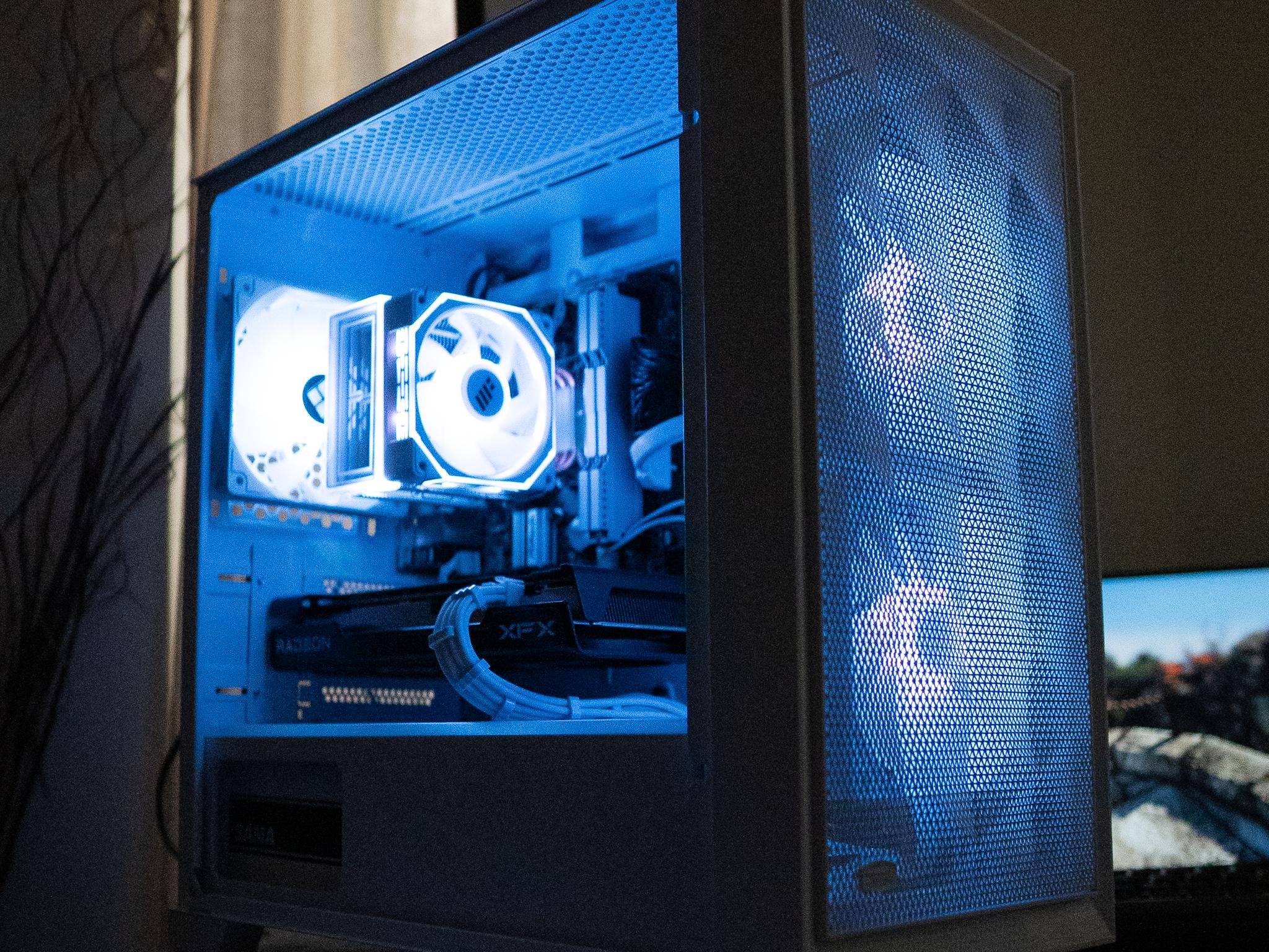 🌨🌨 | RX 7600 8GB | INTEL i7 9700 | 16GB DDR4 RAM | 1.25TB Storage | Arctic Snow 3.0