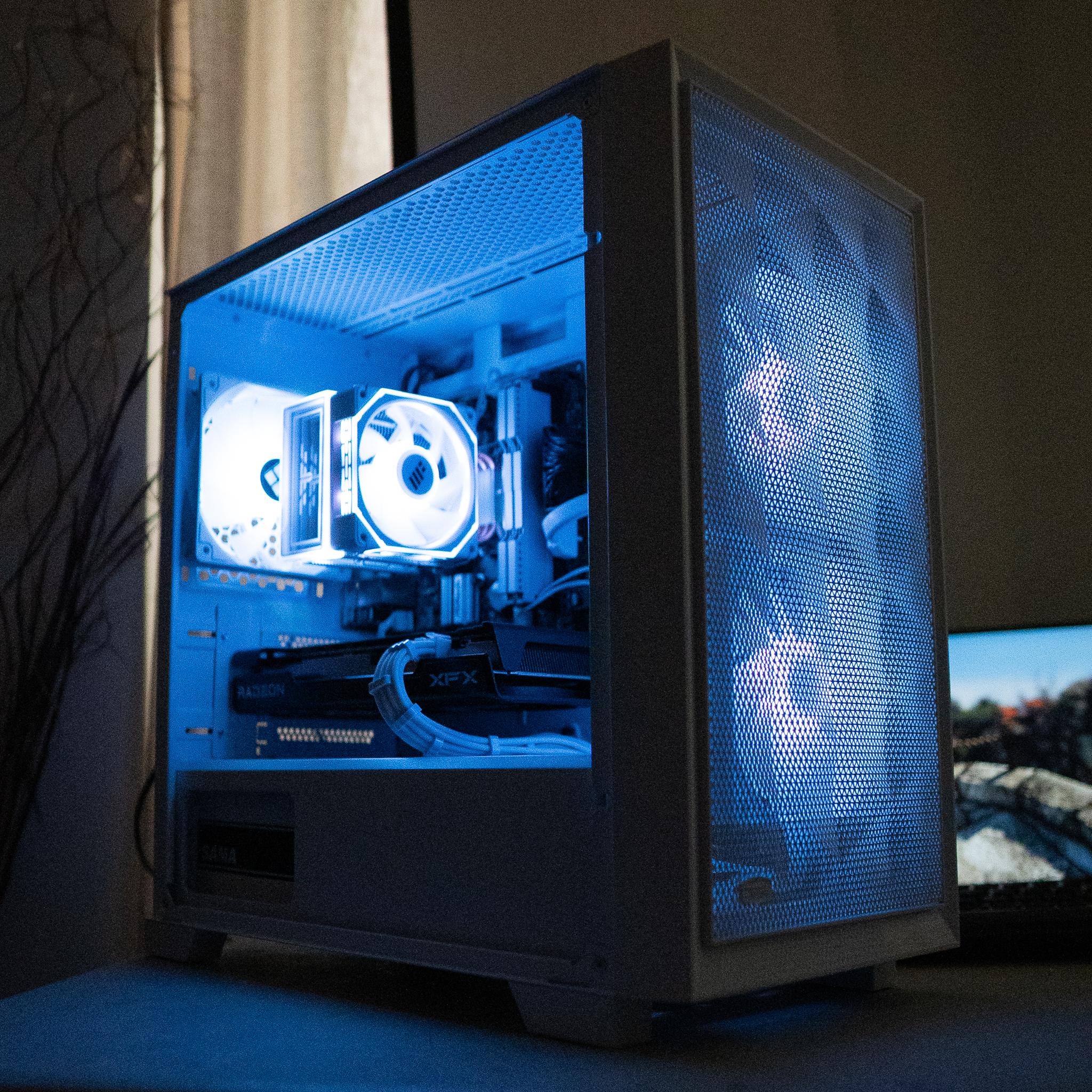 🌨🌨 | RX 7600 8GB | INTEL i7 9700 | 16GB DDR4 RAM | 1.25TB Storage | Arctic Snow 3.0