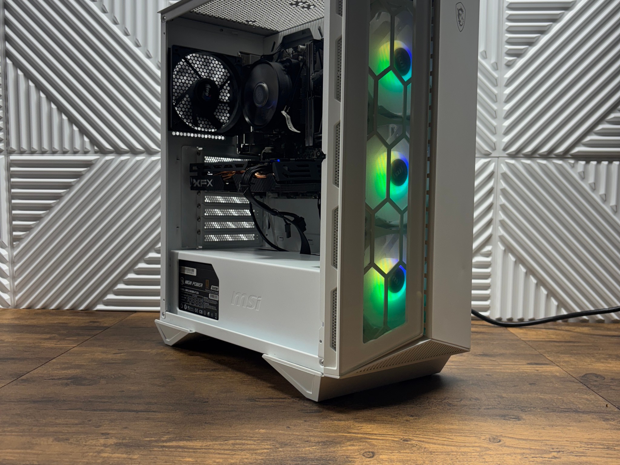 White RGB Gaming PC | Ryzen 7 2700X | RX 580 8GB | 16GB RAM | 2.24TB Storage SSD + HDD