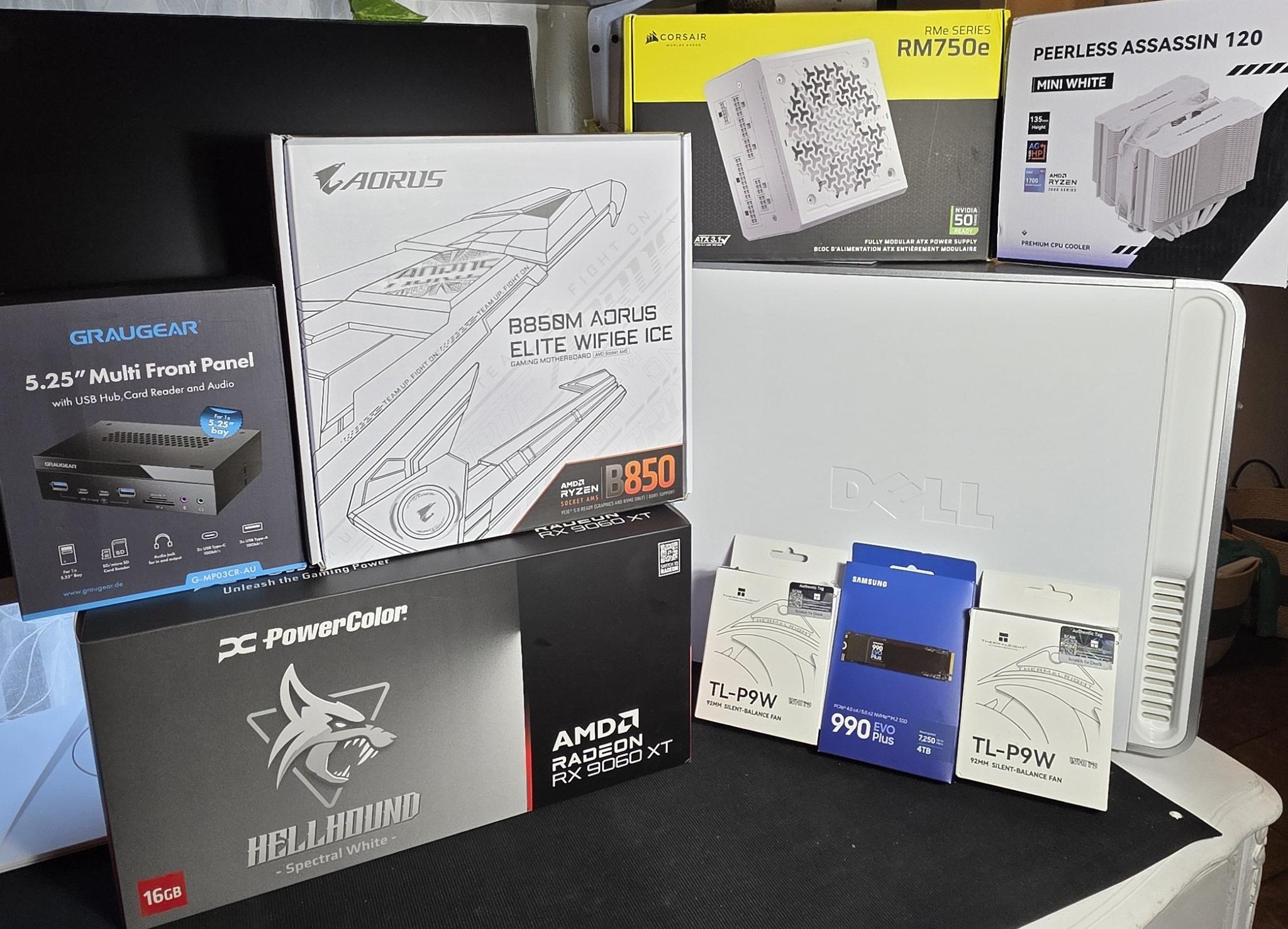 White Hi End Gaming PC Sleeper Custom AMD Ryzen 7 9700x RX 9060 xt 16gb 32gb ddr5 4TB NVME