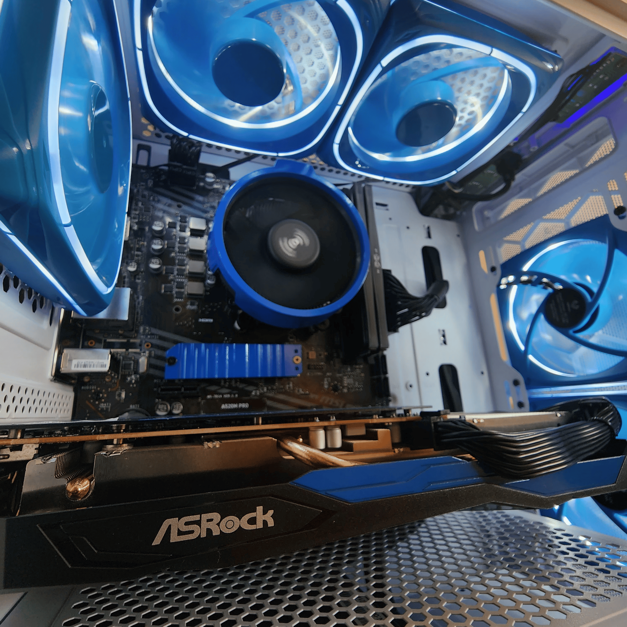 🤍🥶🤍 AMD Ryzen 5 3500X // ASRock Radeon RX 6600 8GB // Silicon Power Zenith 16GB 3200MHz