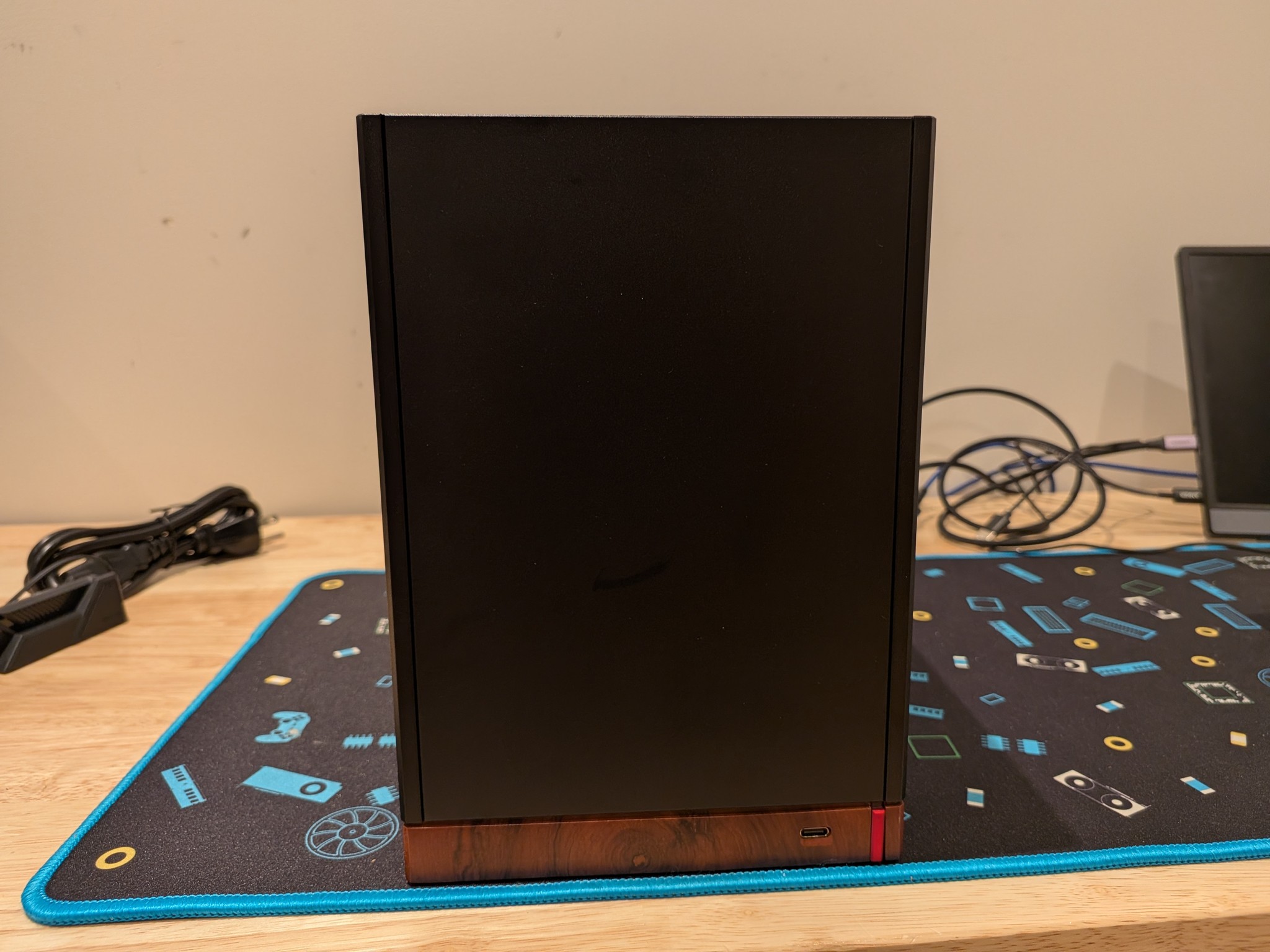 1440p Globetrotter - RX 9070, Ryzen 5 9600X, 32 GB DDR5 RAM, 1 TB Gen 4 NVME, Noctua