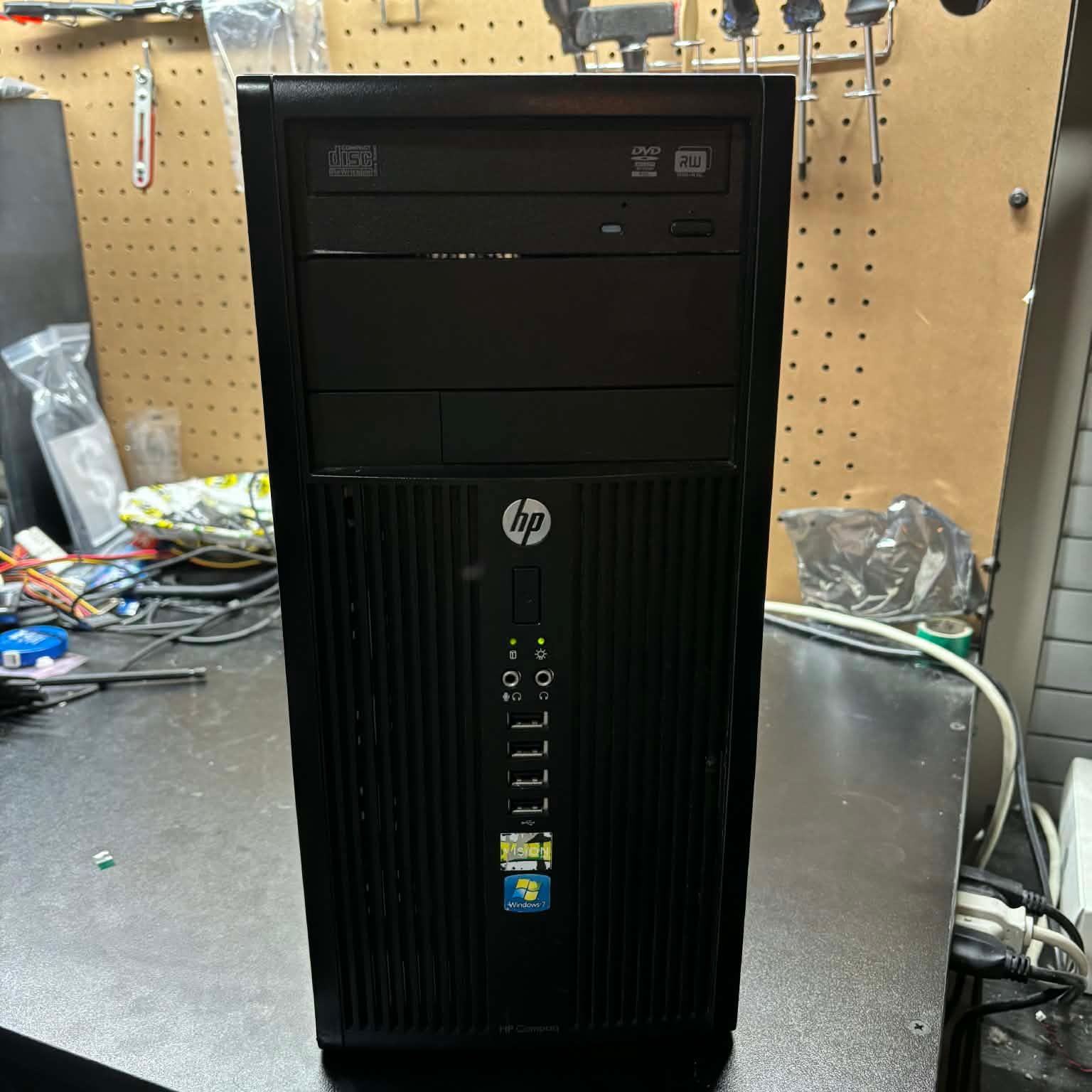 Retro Tower | AMD A10-5800B, 16GB RAM, 250GB SSD, AMD R7 450, Win10, WiFi
