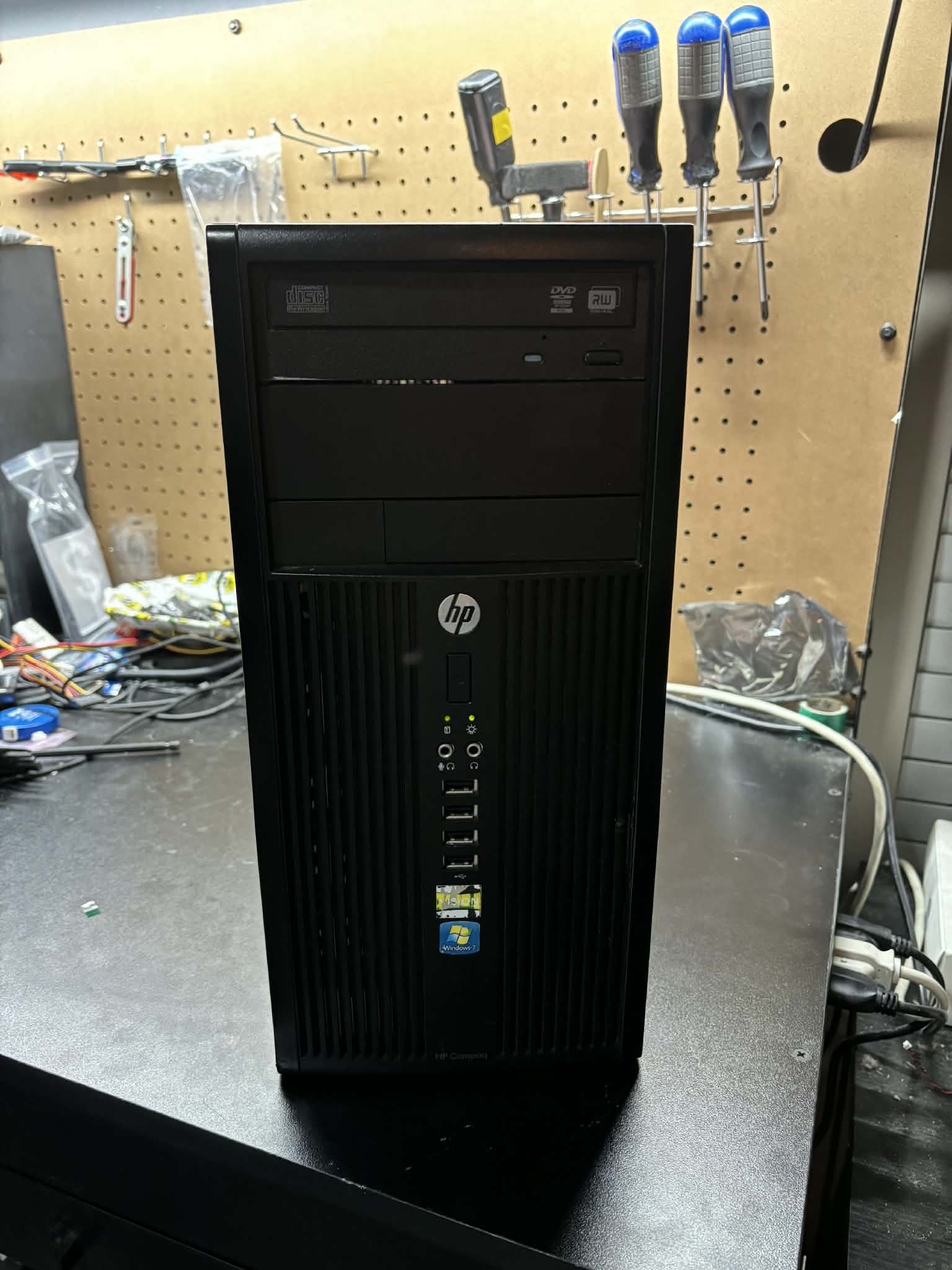 Retro Tower | AMD A10-5800B, 16GB RAM, 250GB SSD, AMD R7 450, Win10, WiFi