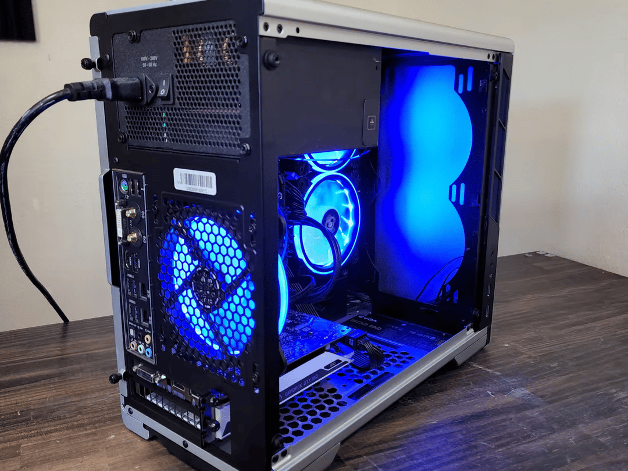  Intel Core i5 4570 // Nvidia GeForce GTX 950 // 16GB 1600MHz