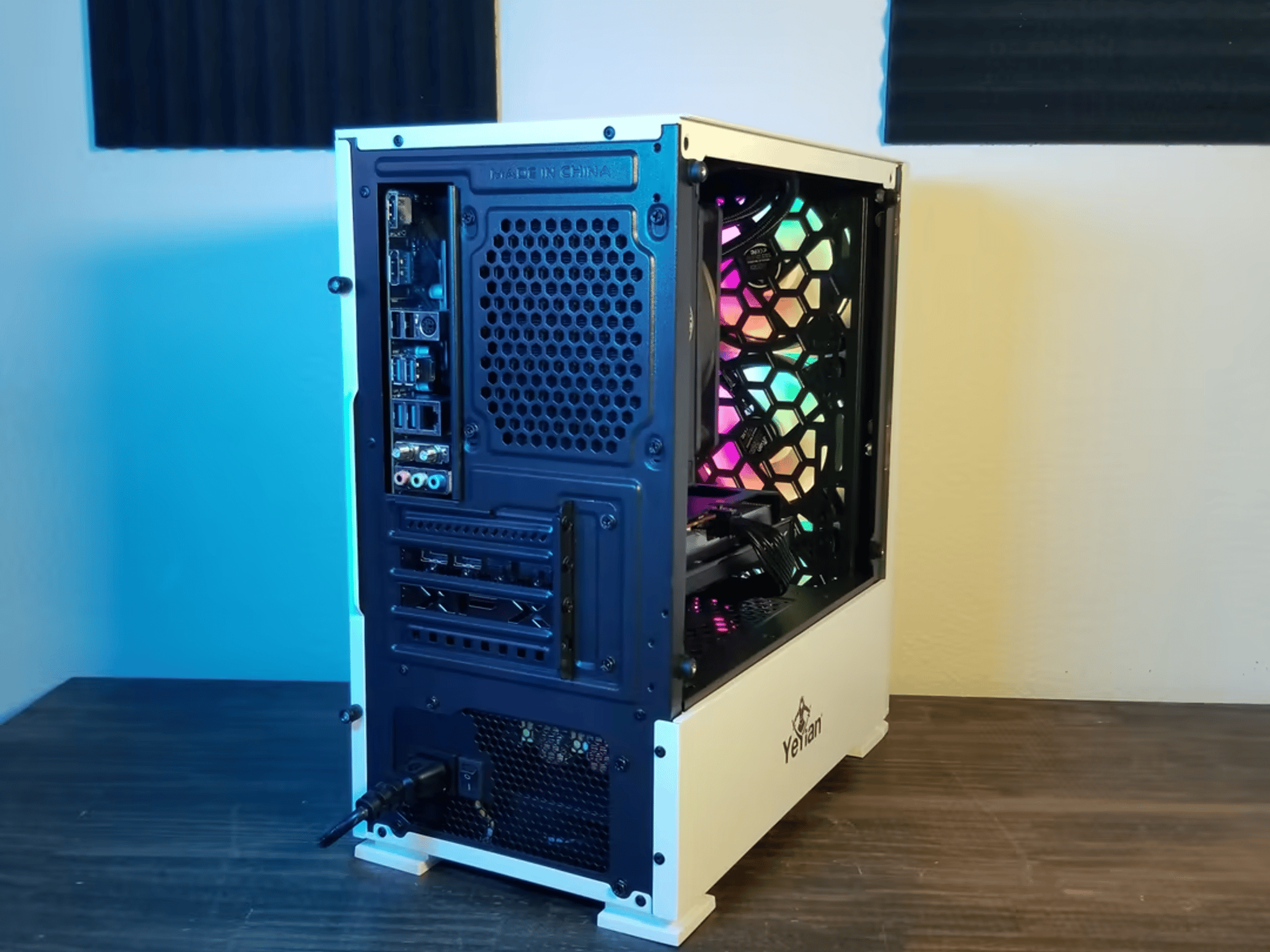 AMD Ryzen 5 3600 // XFX Radeon RX 6600 8GB // 16GB 3200MHz
