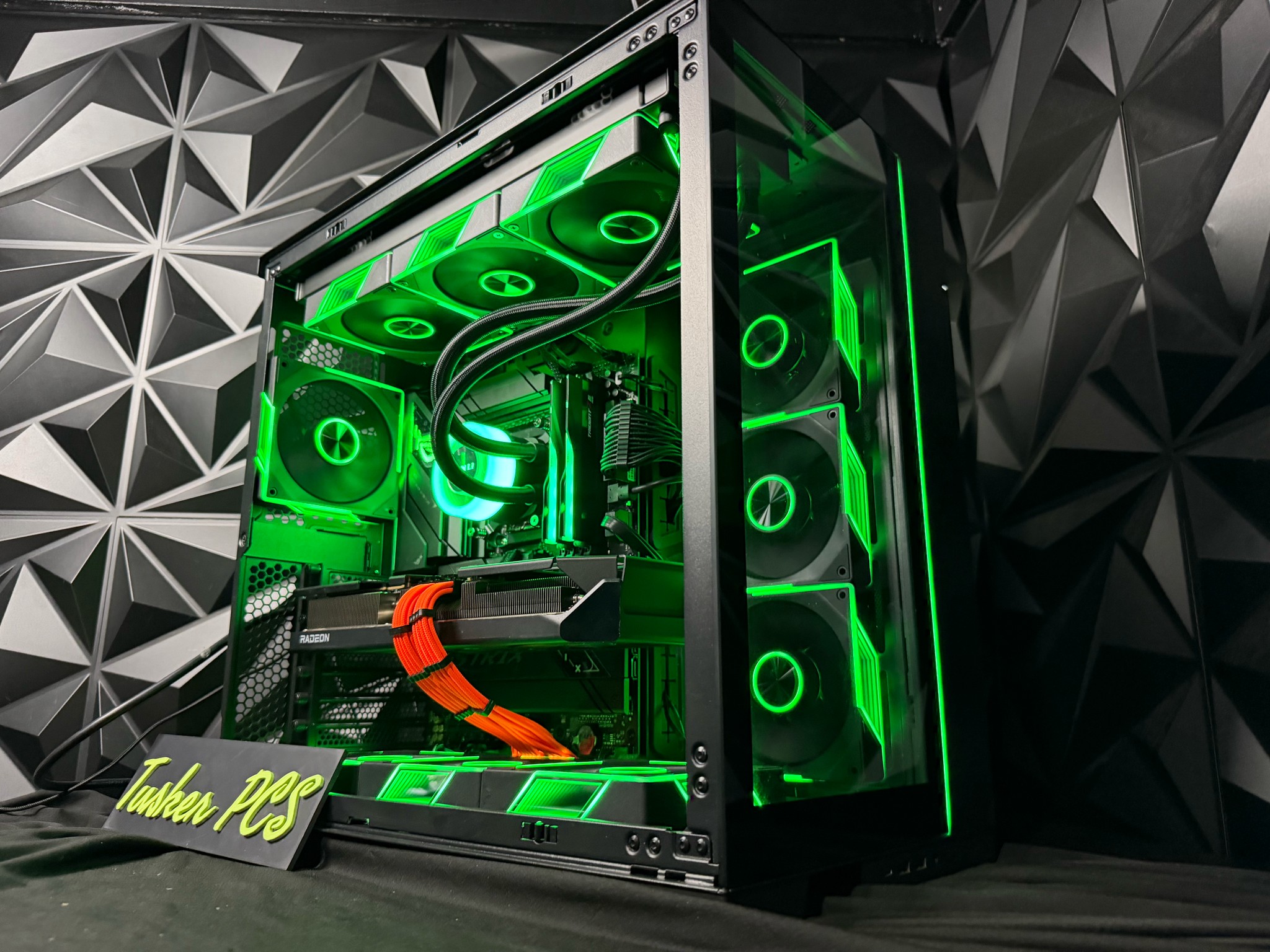 ⭐🔥 STARFIRE 🔥⭐Ryzen 7 9700X| RX 9070XT| 32 GB DDR5 7200MHZ| 1.75  TB NVMe|850W PSU