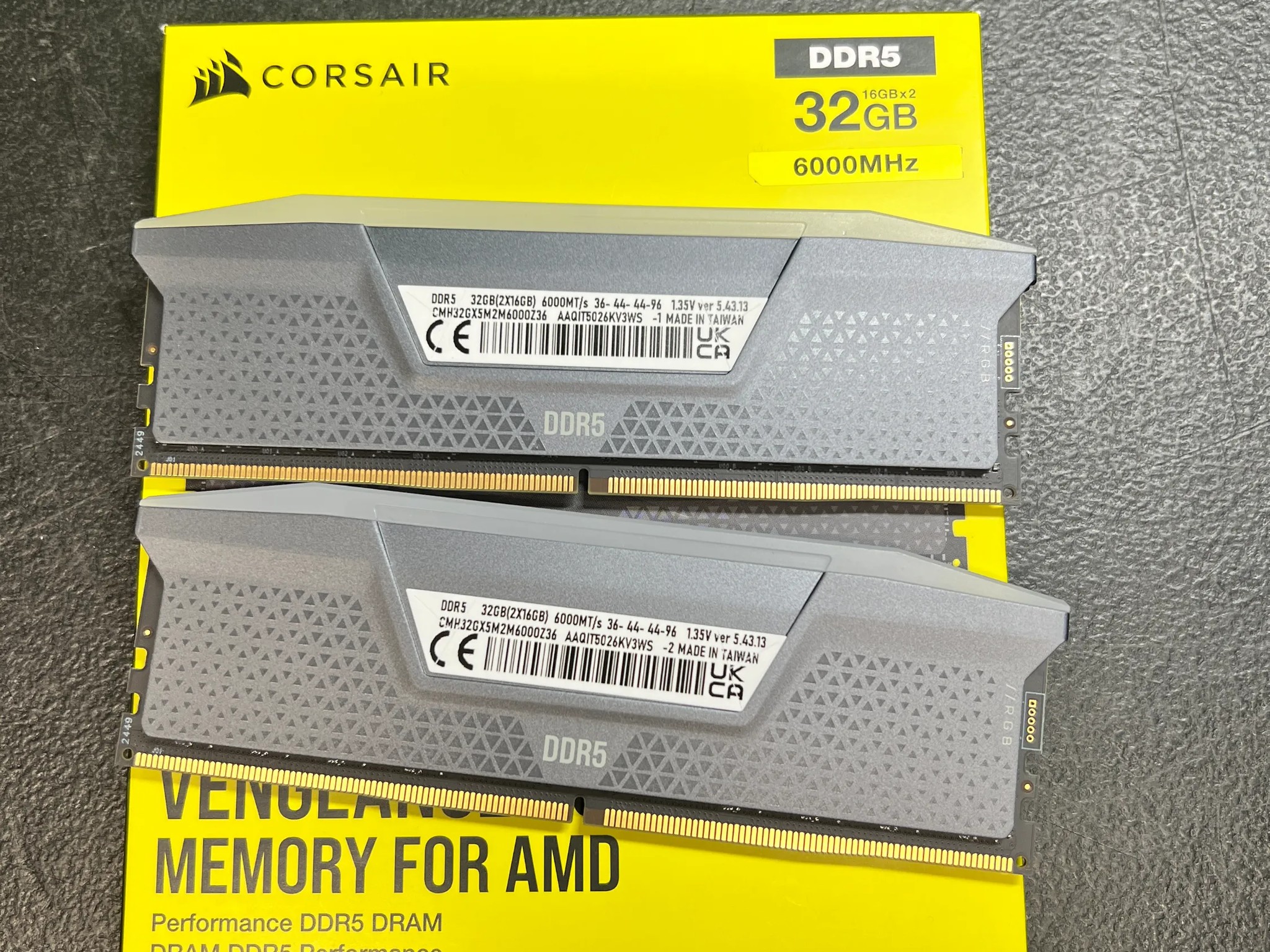 CORSAIR VENGEANCE RGB DDR5 RAM 32GB (2x16GB) 6000MHz