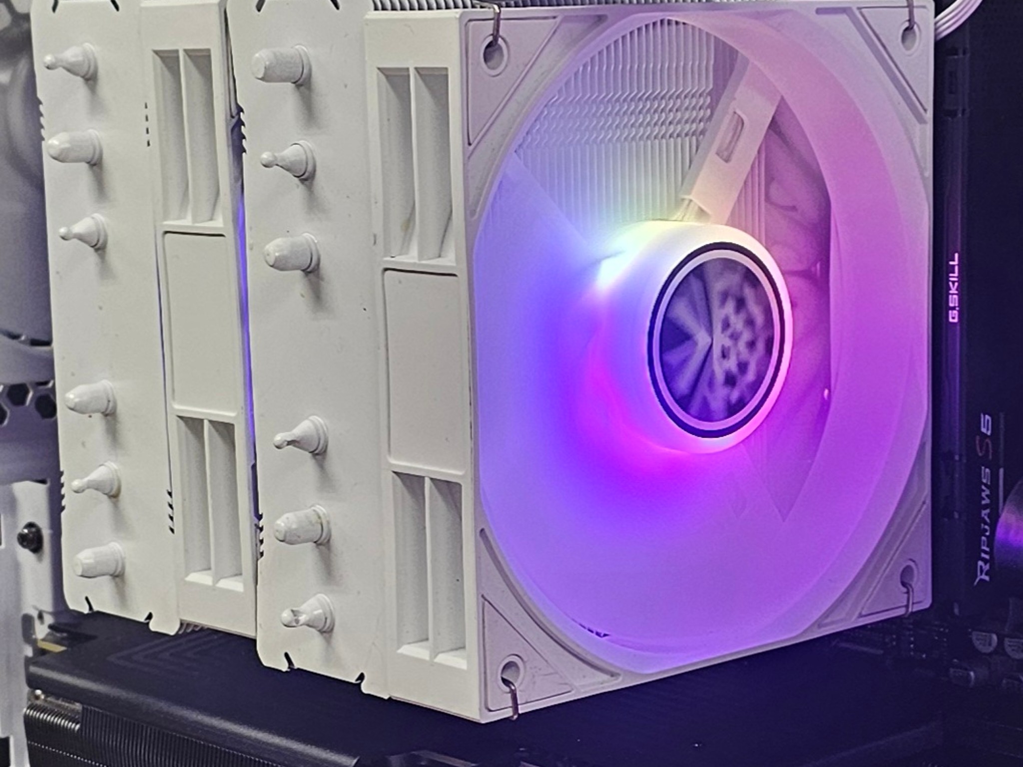 White RGB CPU Air Cooler for AMD AM5 Socket