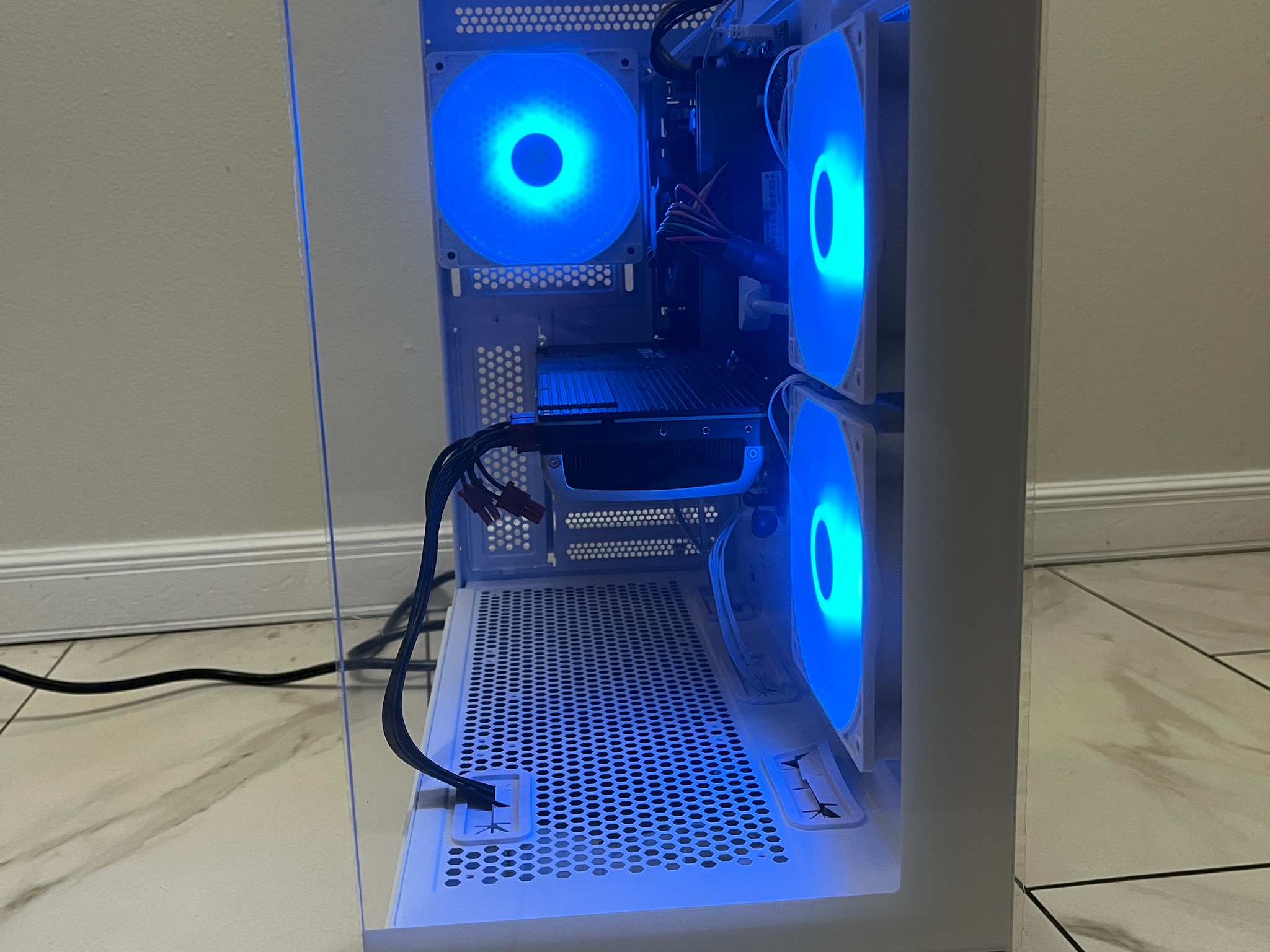 NVIDIA GTX 980, Intel Core i3-10100, 16GB RAM, 1TB Storage, Gaming PC w/ Wi-Fi & BT