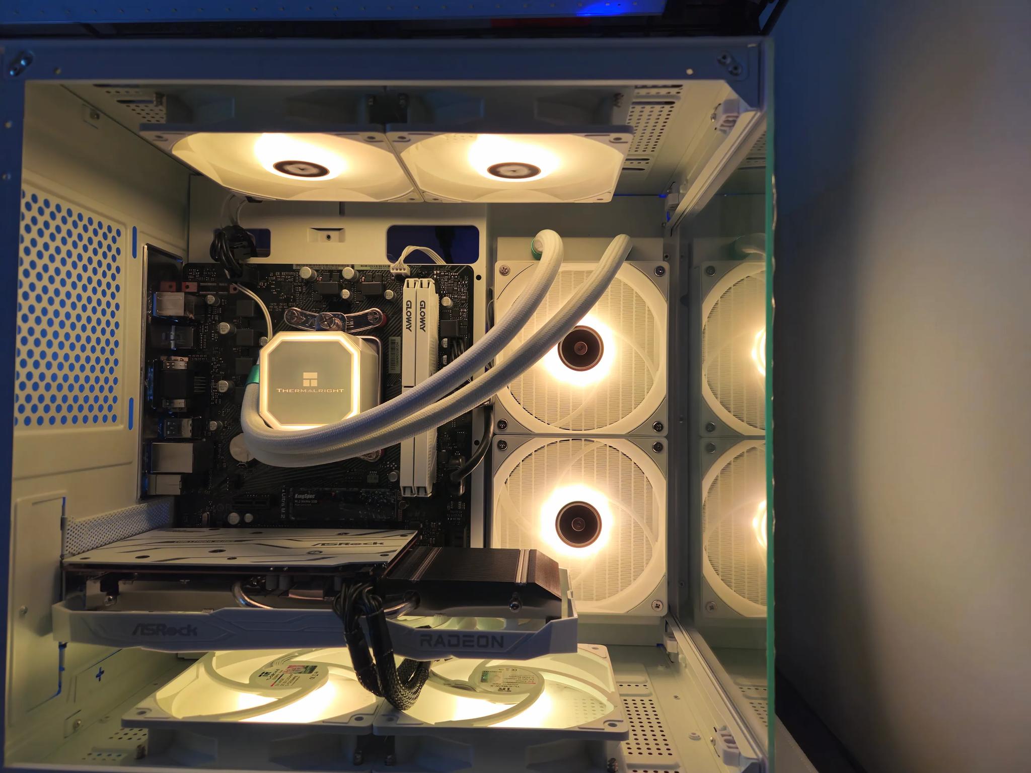Arctic Rig Ryzen 5 / 16GB / 1TB SSD / RX 6600