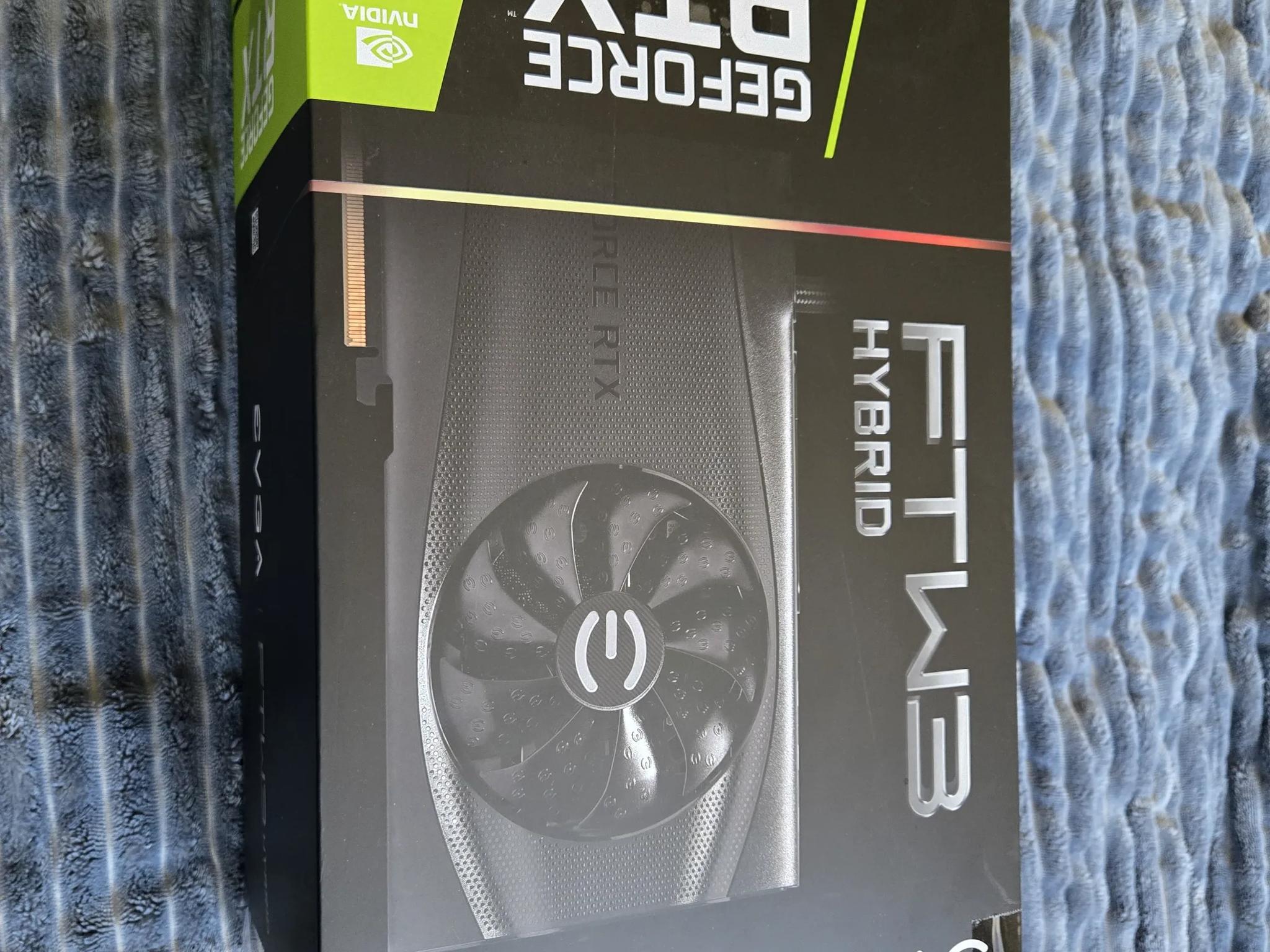 EVGA GeForce RTX 3090 FTW3 ULTRA HYBRID GAMING, 24G-P5-3988-KR - (Custom Noctua iPPM 2000 Fans)