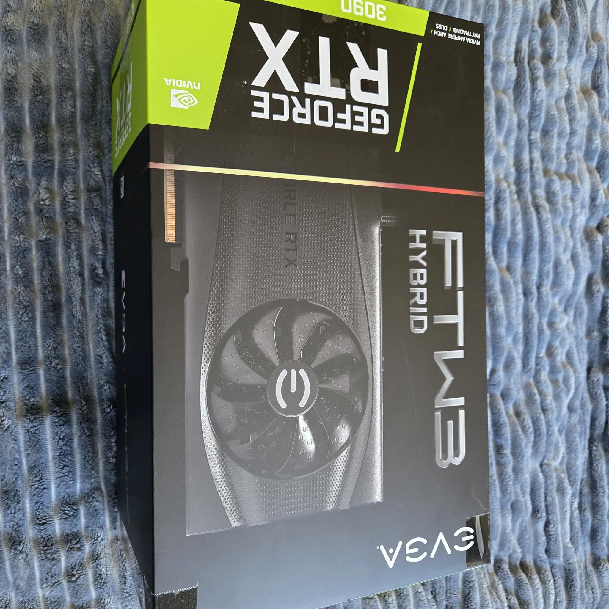 EVGA GeForce RTX 3090 FTW3 ULTRA HYBRID GAMING, 24G-P5-3988-KR - (Custom Noctua iPPM 2000 Fans)