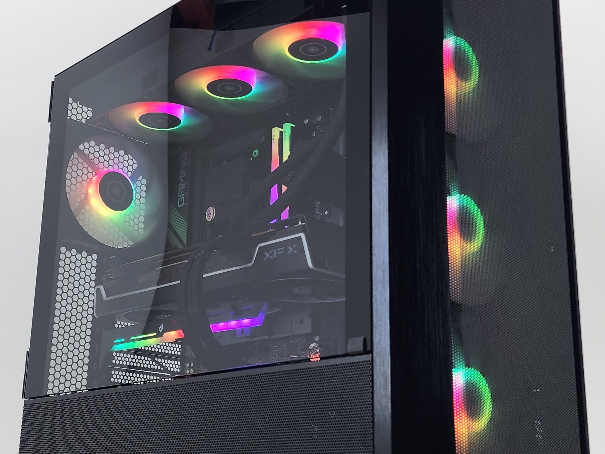 Gaming PC Ryzen 7 7800X3D 32GB RAM 2TB SSD RX 7900 XT 20GB Win11 PC