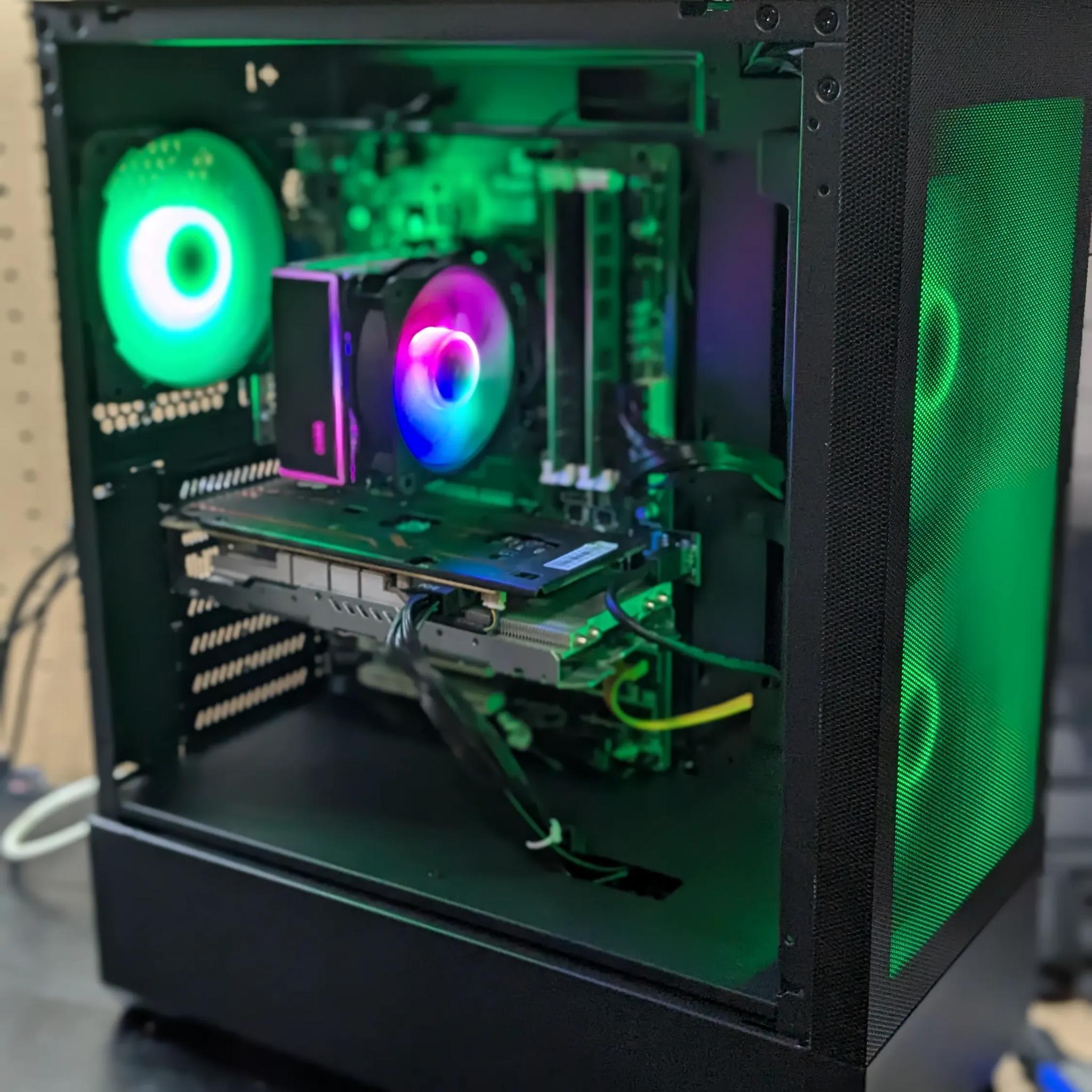 100 FPS Fortnite | 180 Day Warranty | Xeon (same as i7), 16GB RAM, 480GB SSD, RX 580, Win10, Wifi