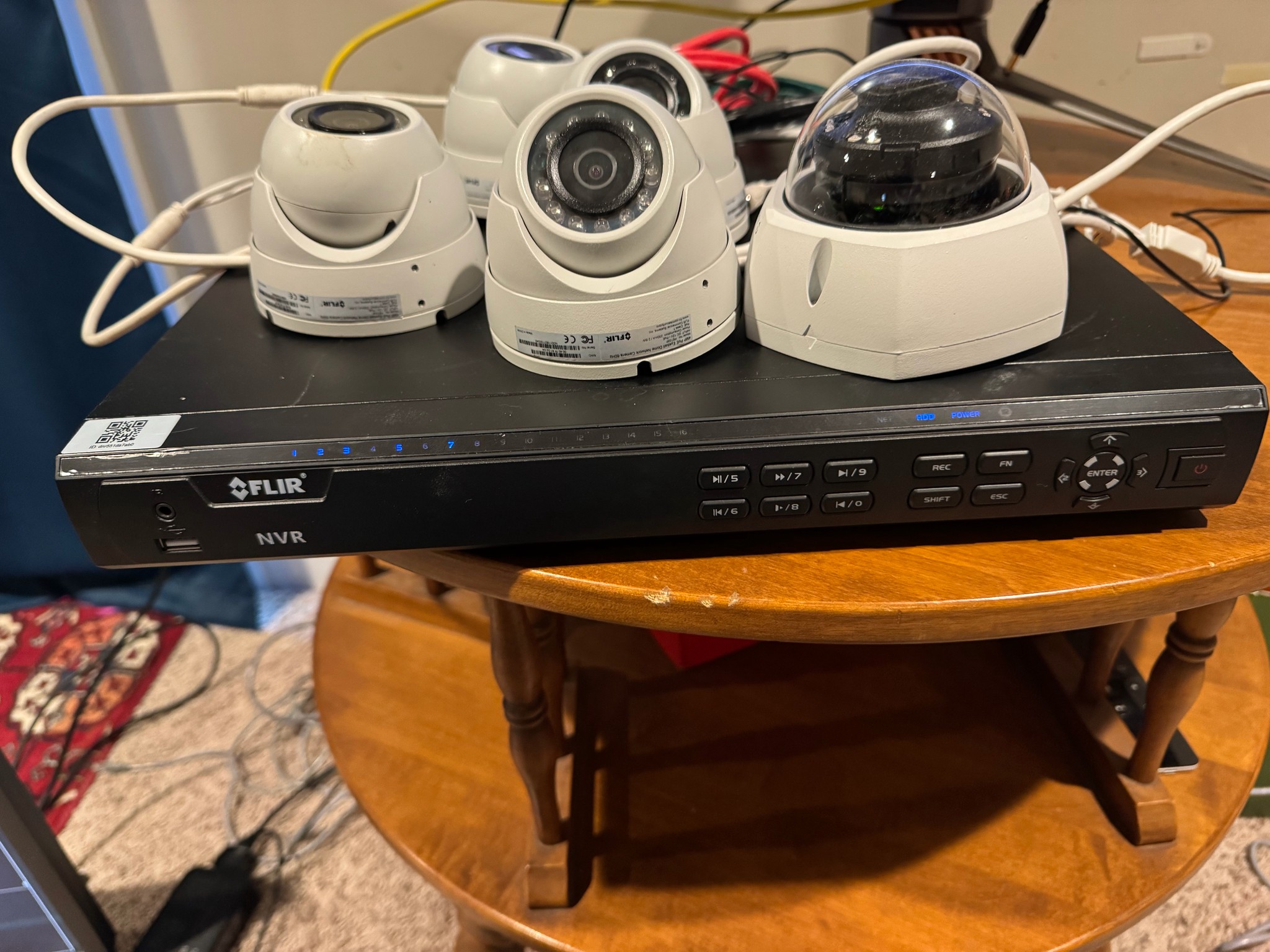 DNR400 Series NVR 8 channel security camera system with 5 cameras and 3TB HDD