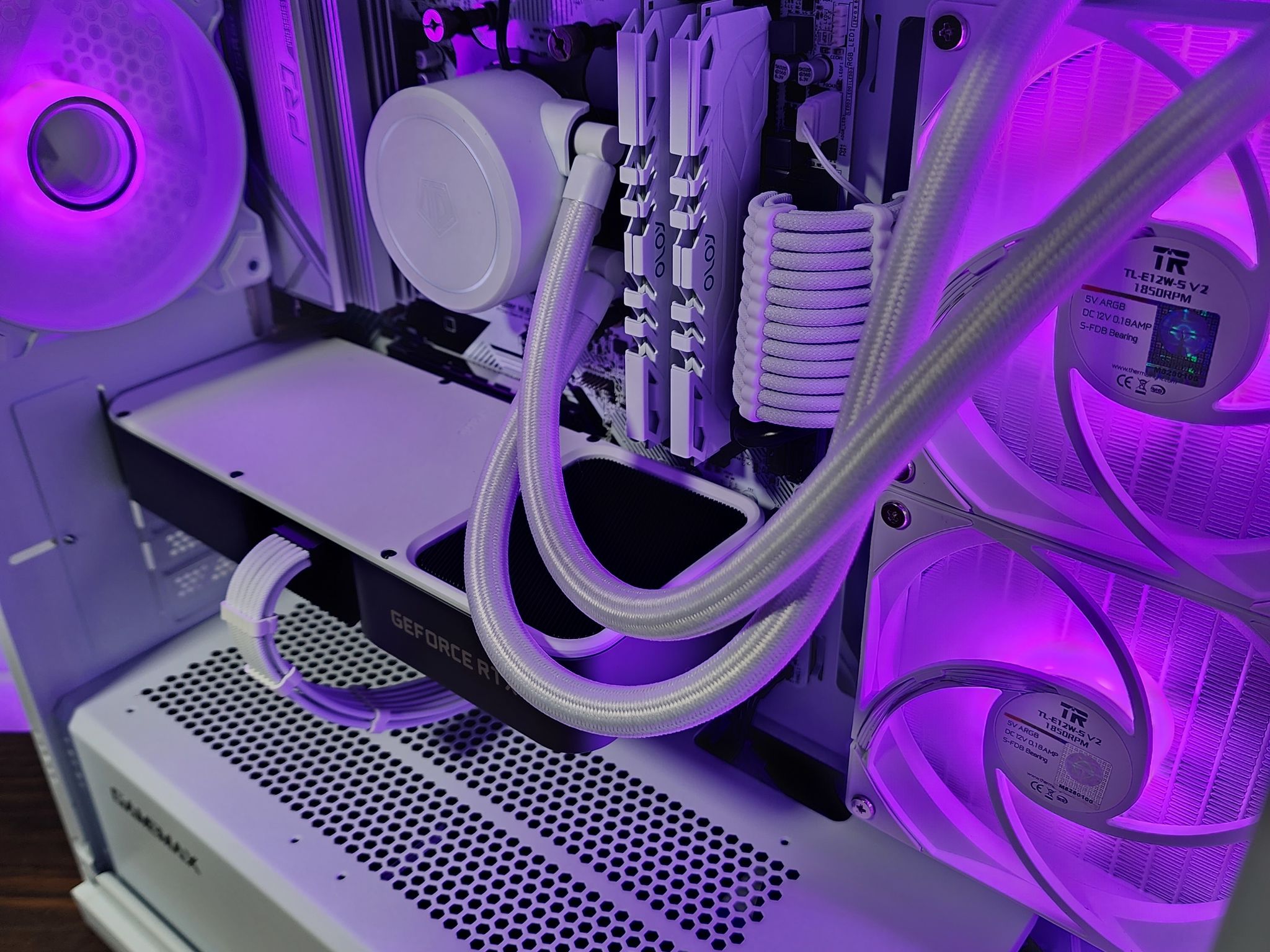 💜🤍RTX 3070 | Ryzen 7 5700X | 16GB 3200MHz | 1TB M.2 NVMe