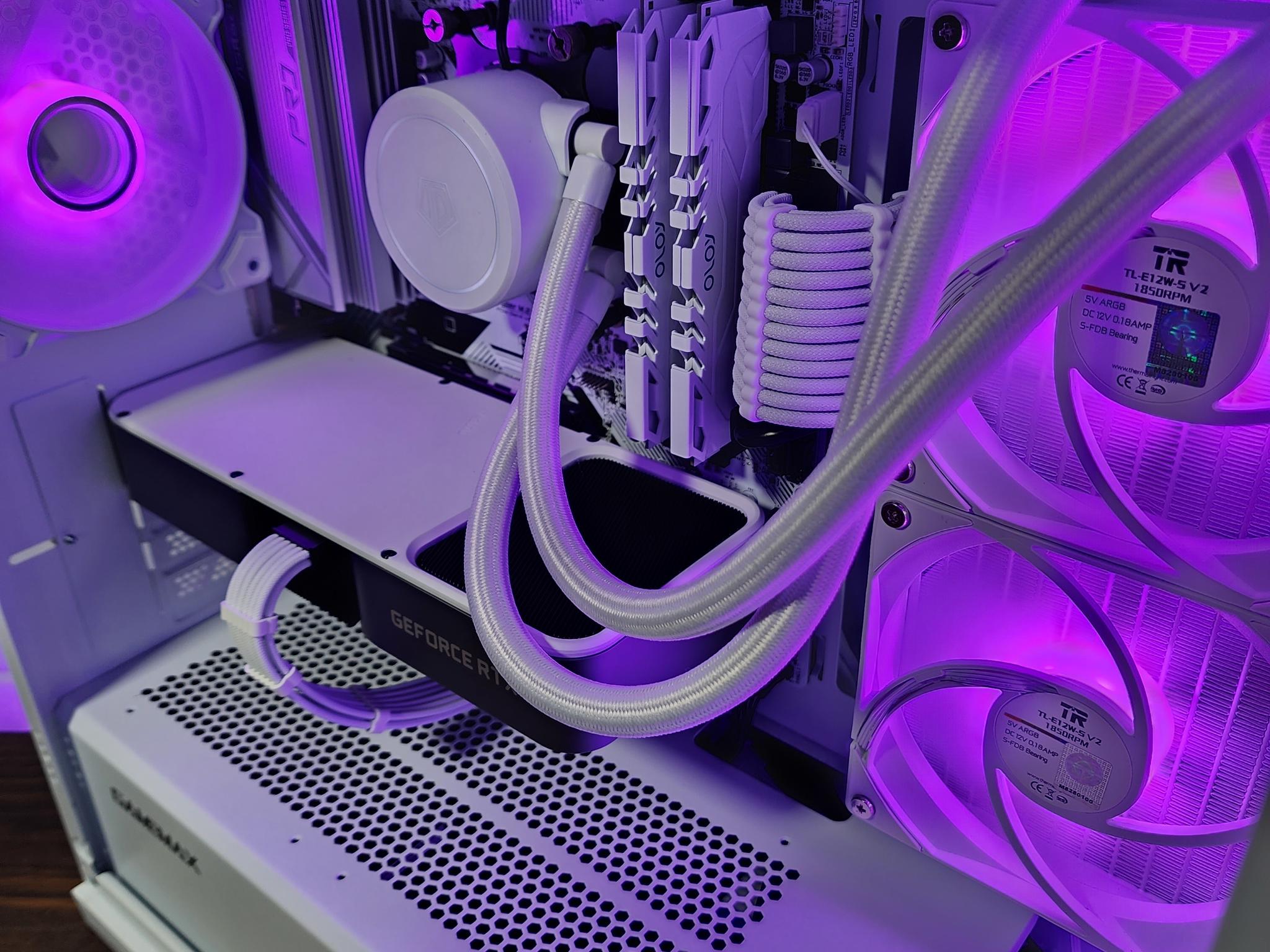 💜🤍RTX 3070 | Ryzen 7 5700X | 16GB 3200MHz | 1TB M.2 NVMe