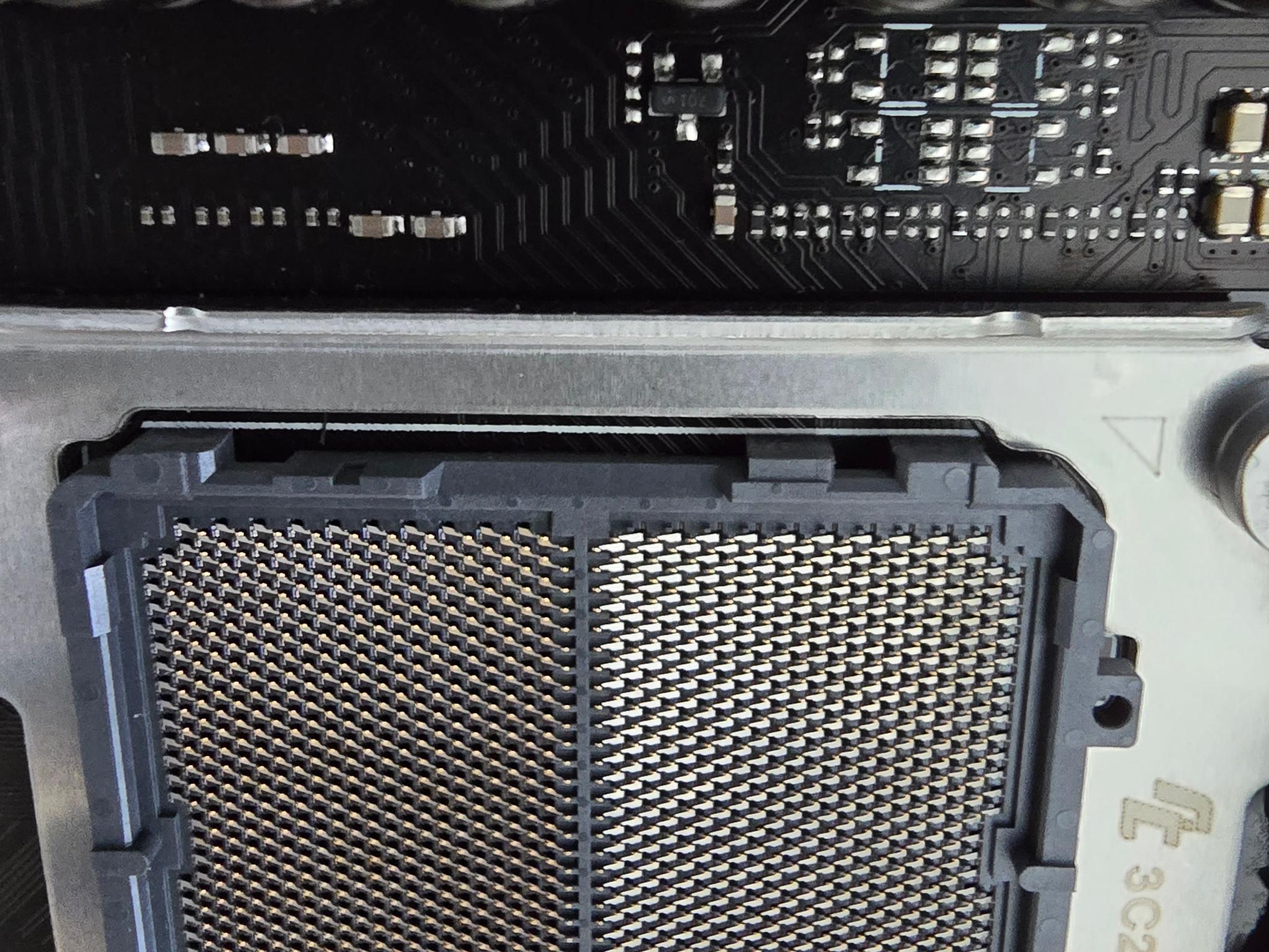 ASUS X670E Prime Motherboard, 1TB Samsung 970 NVME, 4 Lian Li 140mm Uni Fans