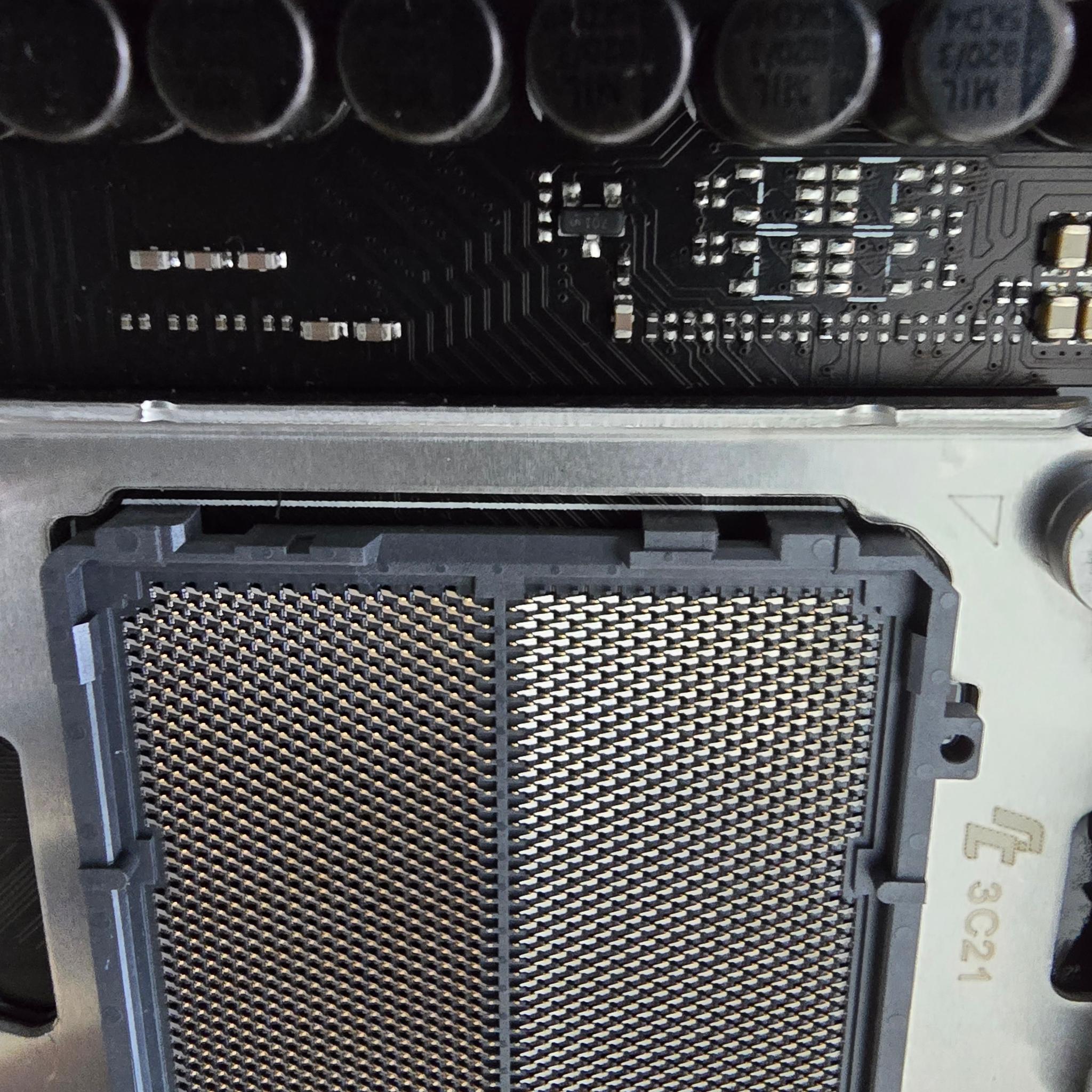 ASUS X670E Prime Motherboard, 1TB Samsung 970 NVME, 4 Lian Li 140mm Uni Fans