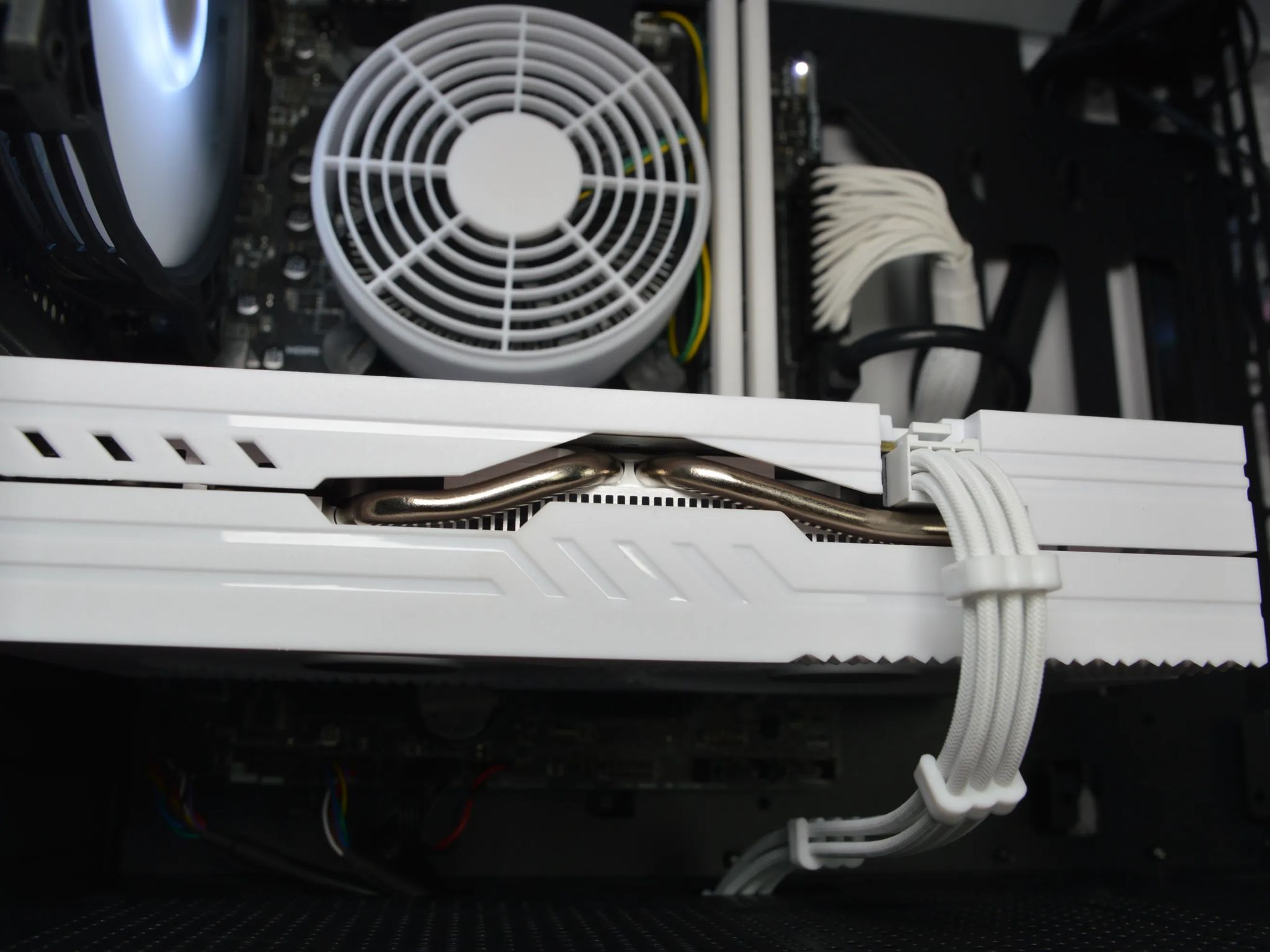 ⚫🌨️| RX 580 8GB | INTEL i5 8400 | 16GB DDR4 RAM | 512GB SATA SSD | Midnight Blizzard |