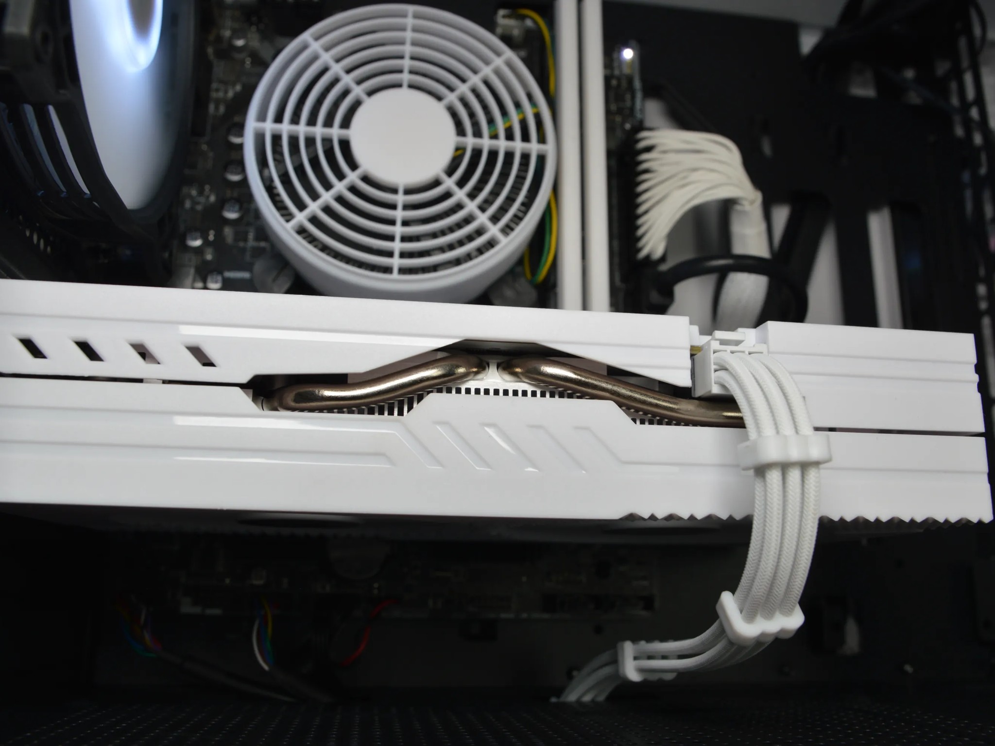 ⚫🌨️| RX 580 8GB | INTEL i5 8400 | 16GB DDR4 RAM | 512GB SATA SSD | Midnight Blizzard |
