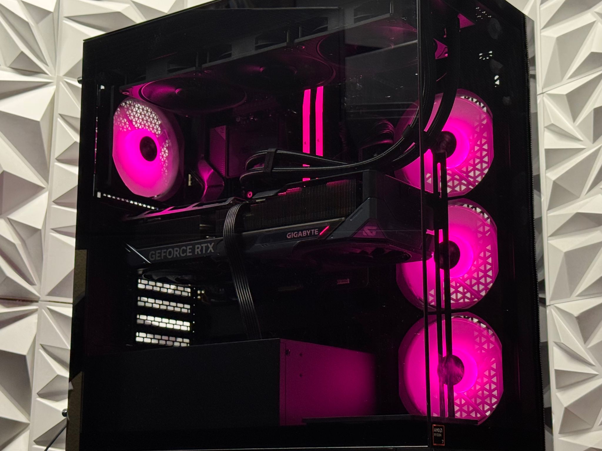RTX 5070 Ti / Ryzen 7 9850X3D / 64GB DDR5 / Streaming / Gaming / Ai / Video editing / Multitasking
