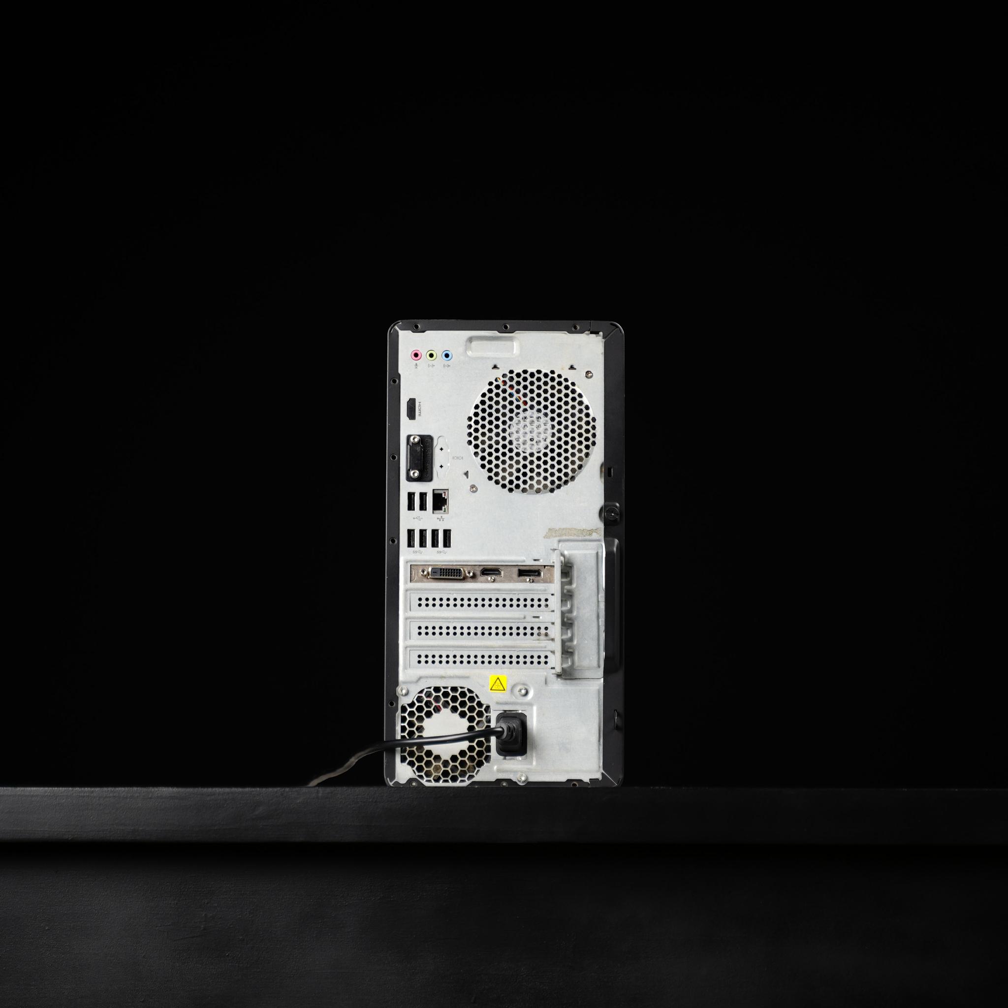 \ NA-06 / RX 550 AMD Ryzen 7 1700 .87TB Windows 11 16GB Gaming PC