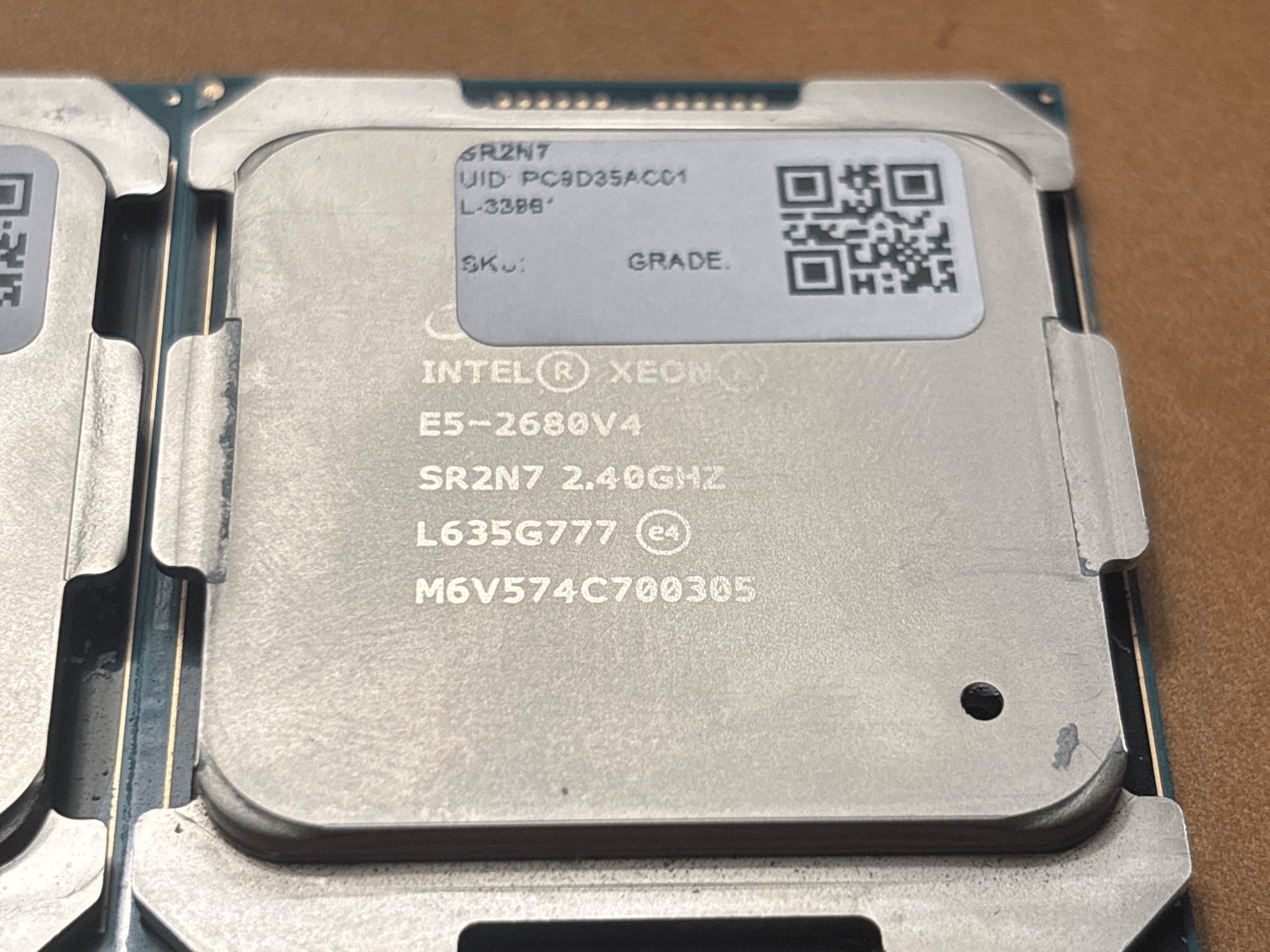 Intel E5 2680v4 14 cores, 28 threads