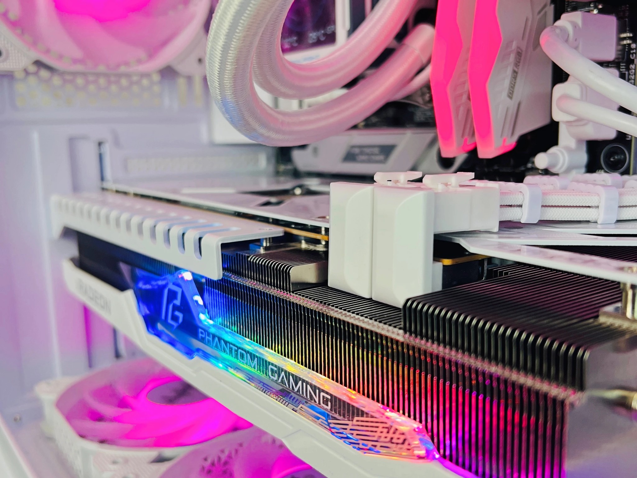 👻 Phantom 👻 Ryzen 7 7800X3D RX 7900 XT 20GB 32GB DDR5 2TB M.2 Win 11Pro Gaming PC 🤯