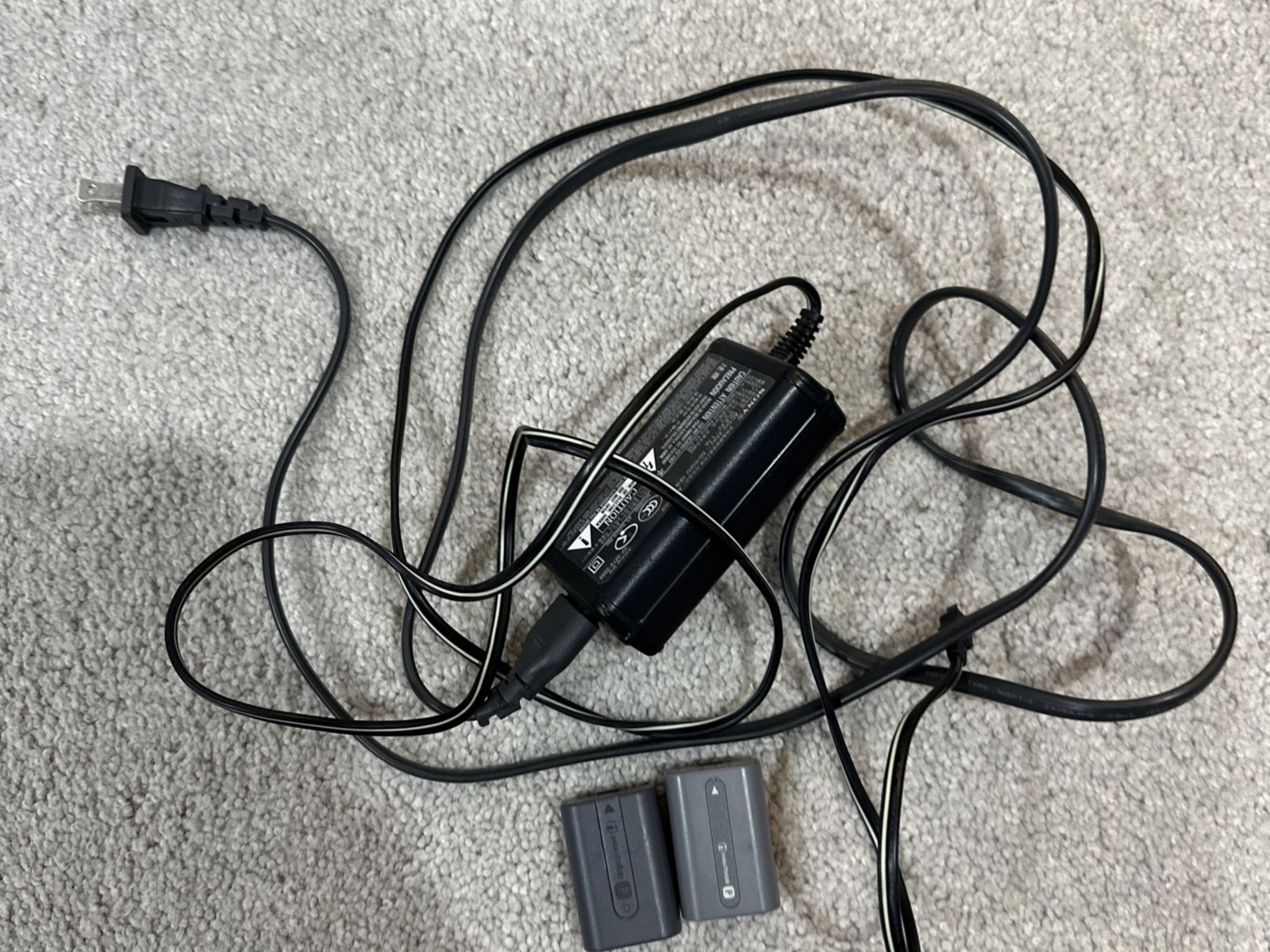 Sony Handycam Camcorder DCR-DVD105 Mini DVD