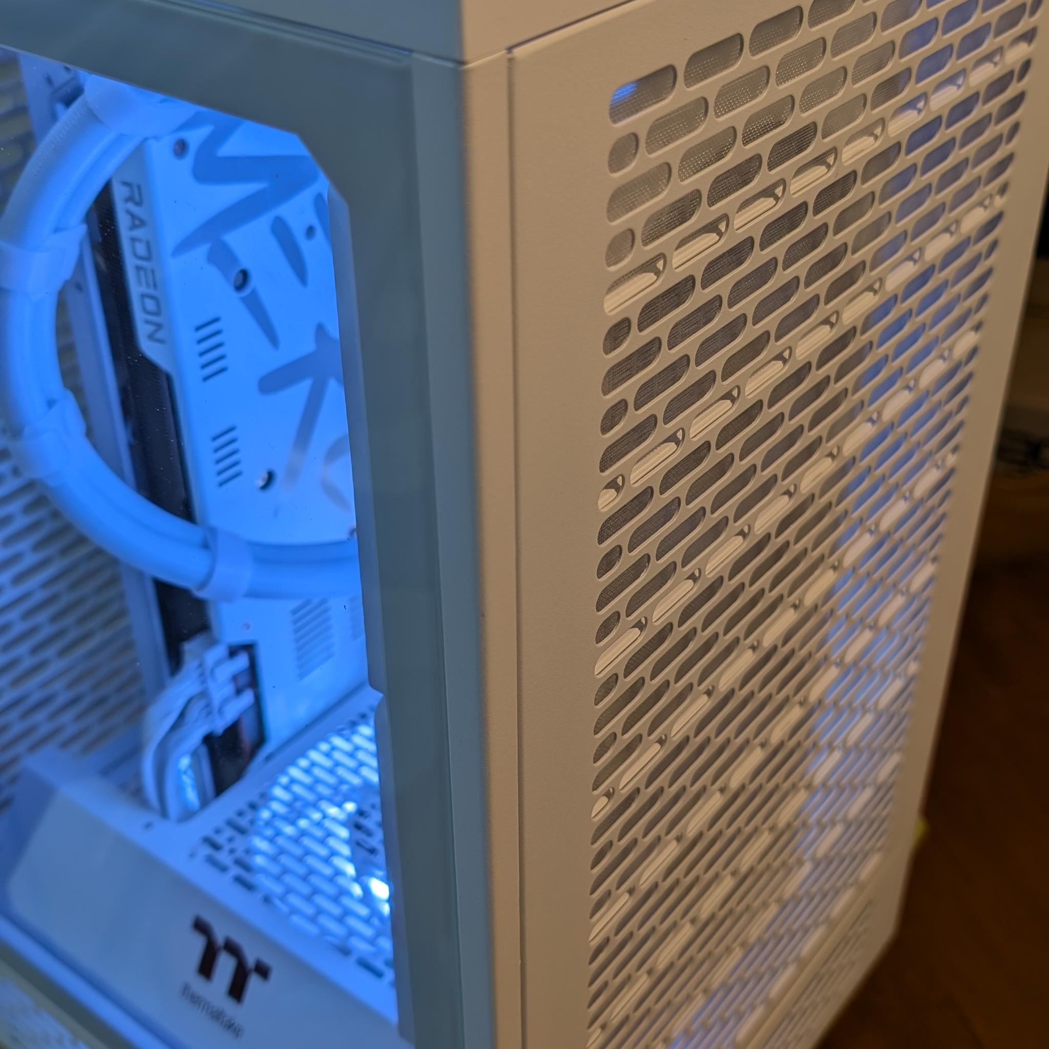 ☆★✮ Thermaltake White Out ✮★☆ All New