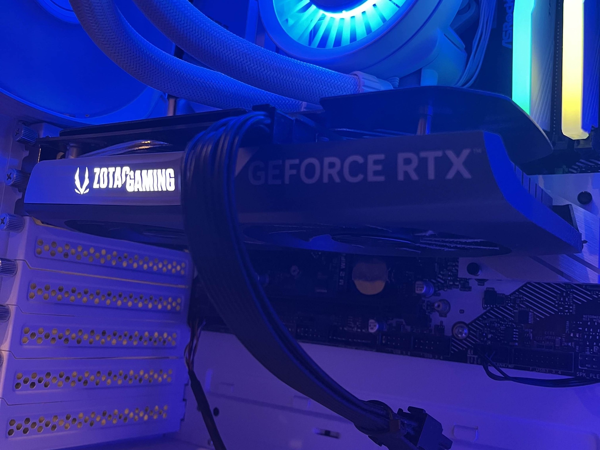 🤍White Dragon🐉 Ryzen 5 5600x|RTX 4060 8GB|32GB DDR4 RAM|2TB SSD|AIO Cooler