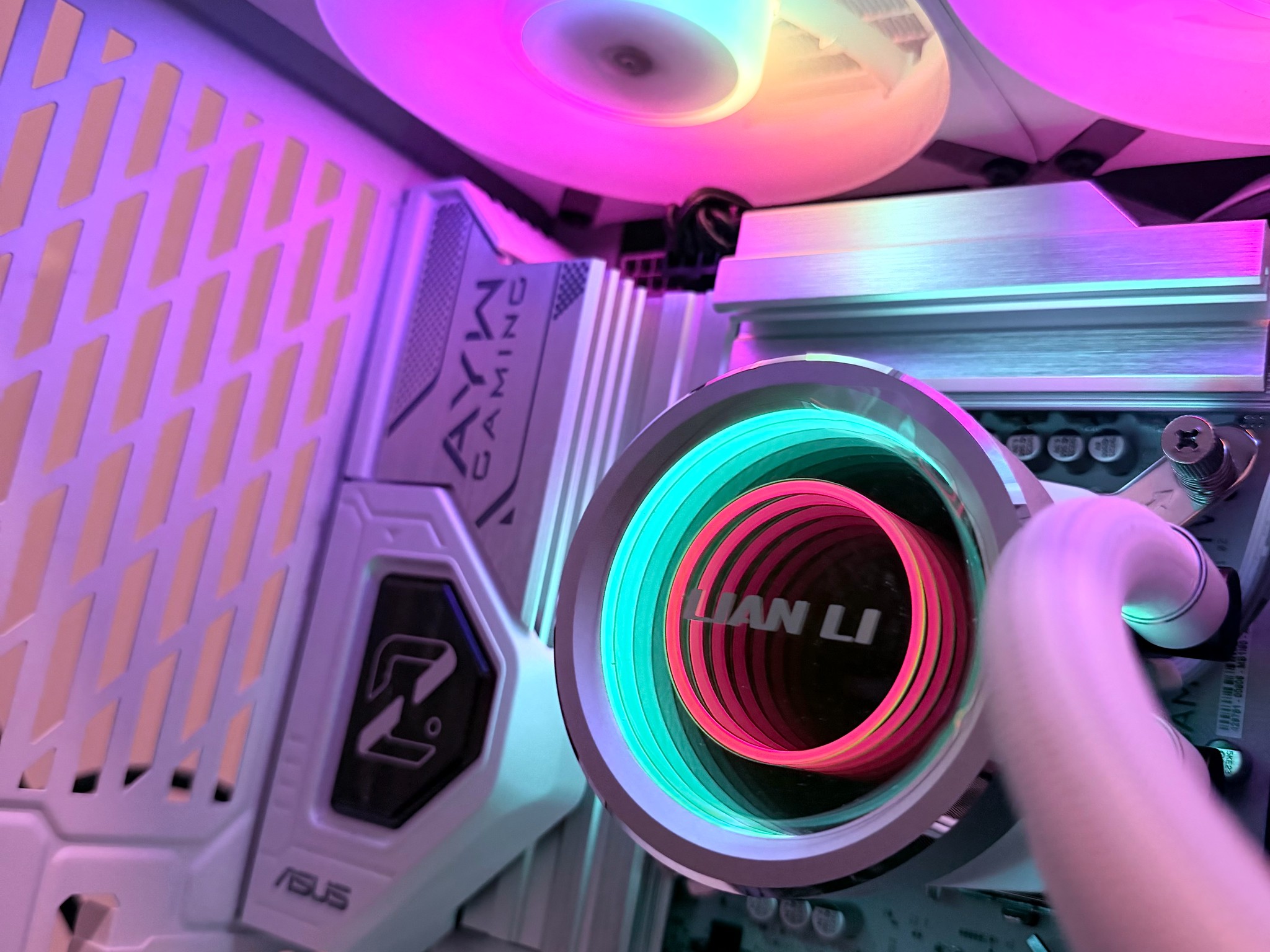 ⚪️"Aurora Prism"⚪️| 1440p/4k Gaming | RTX 5070 Ti | Ultra 7 265k | 32B Ram | 2tb Storage | WiFi