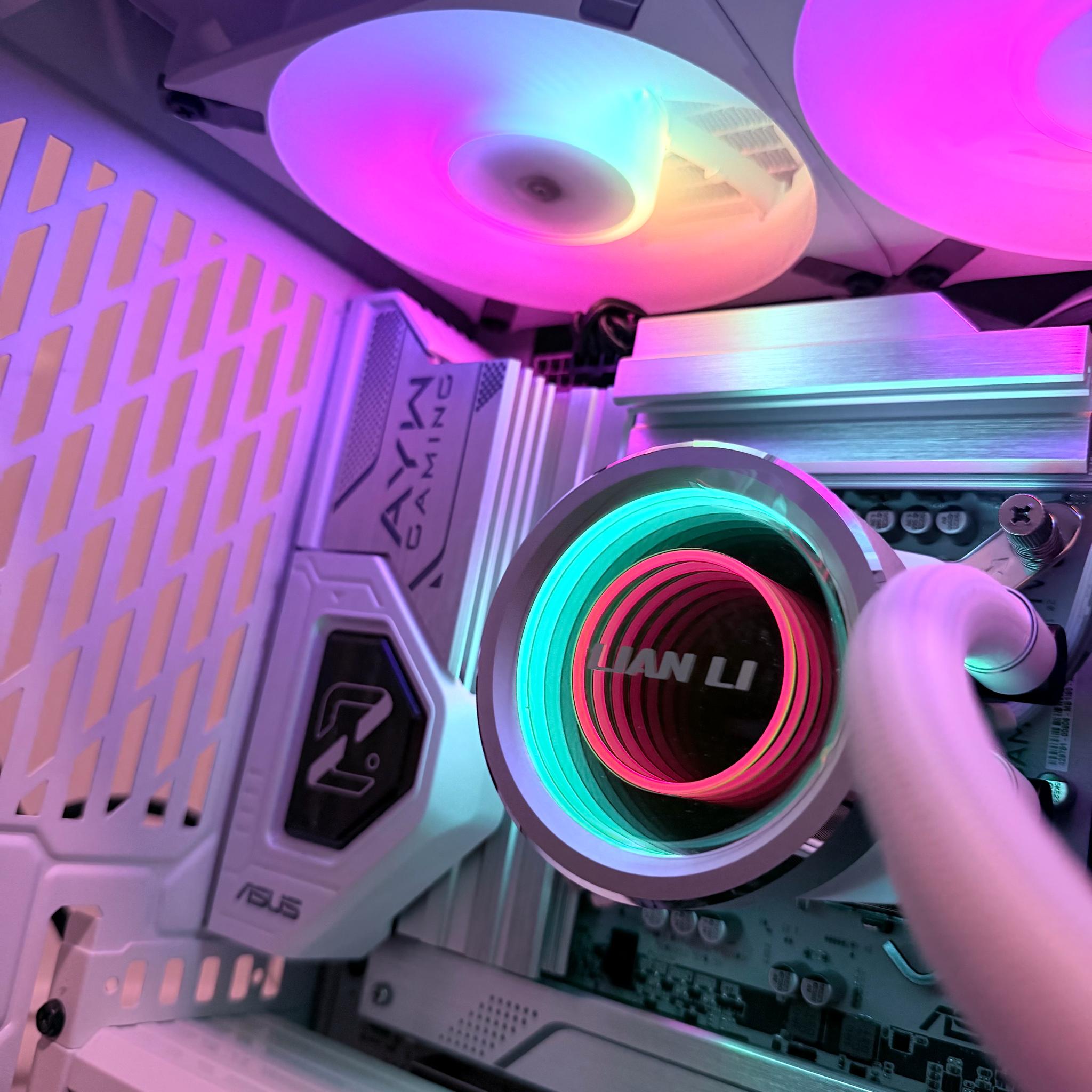 ⚪️"Aurora Prism"⚪️| 1440p/4k Gaming | RTX 5070 Ti | Ultra 7 265k | 32B Ram | 2tb Storage | WiFi