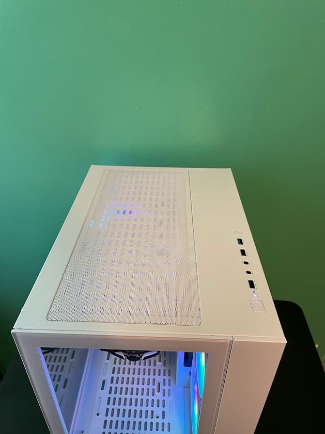 SLEEK WHITE Gaming PC| Intel i5 / AMD RX470 / 8GB / 256GB SSD WIN 10 PRO