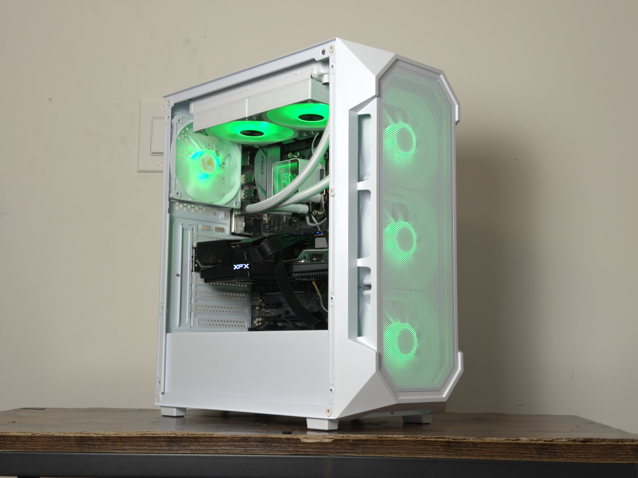 ⚪️  Custom Ryzen 7 Gaming PC ⚪️ RX 5700 XT, 16gb RAM, 500gb SSD