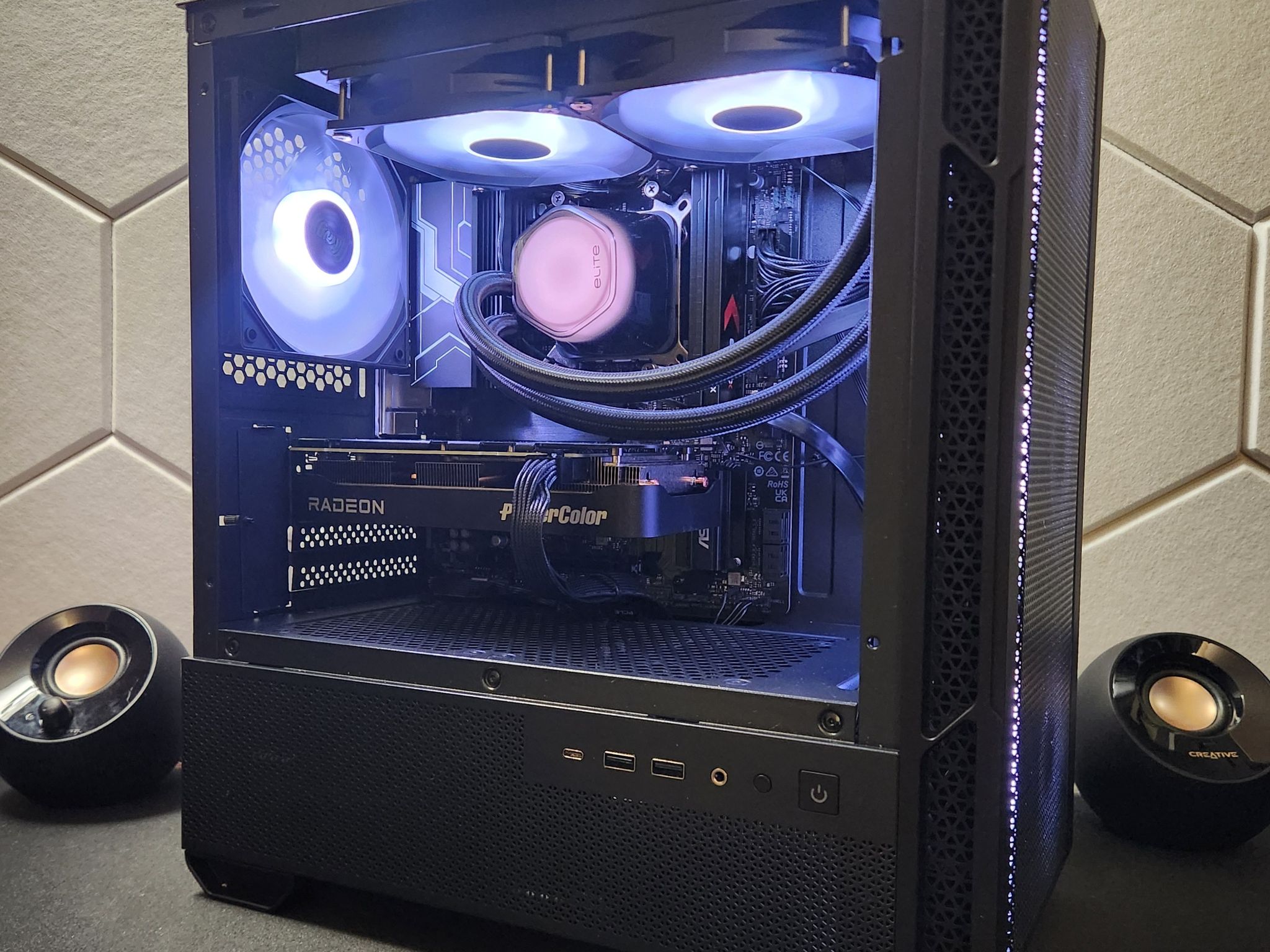 RX 9060XT 16GB | Ryzen 5 7600X | 32GB DDR5 6000Mhz | 1Tb SSD | WIFI+BT