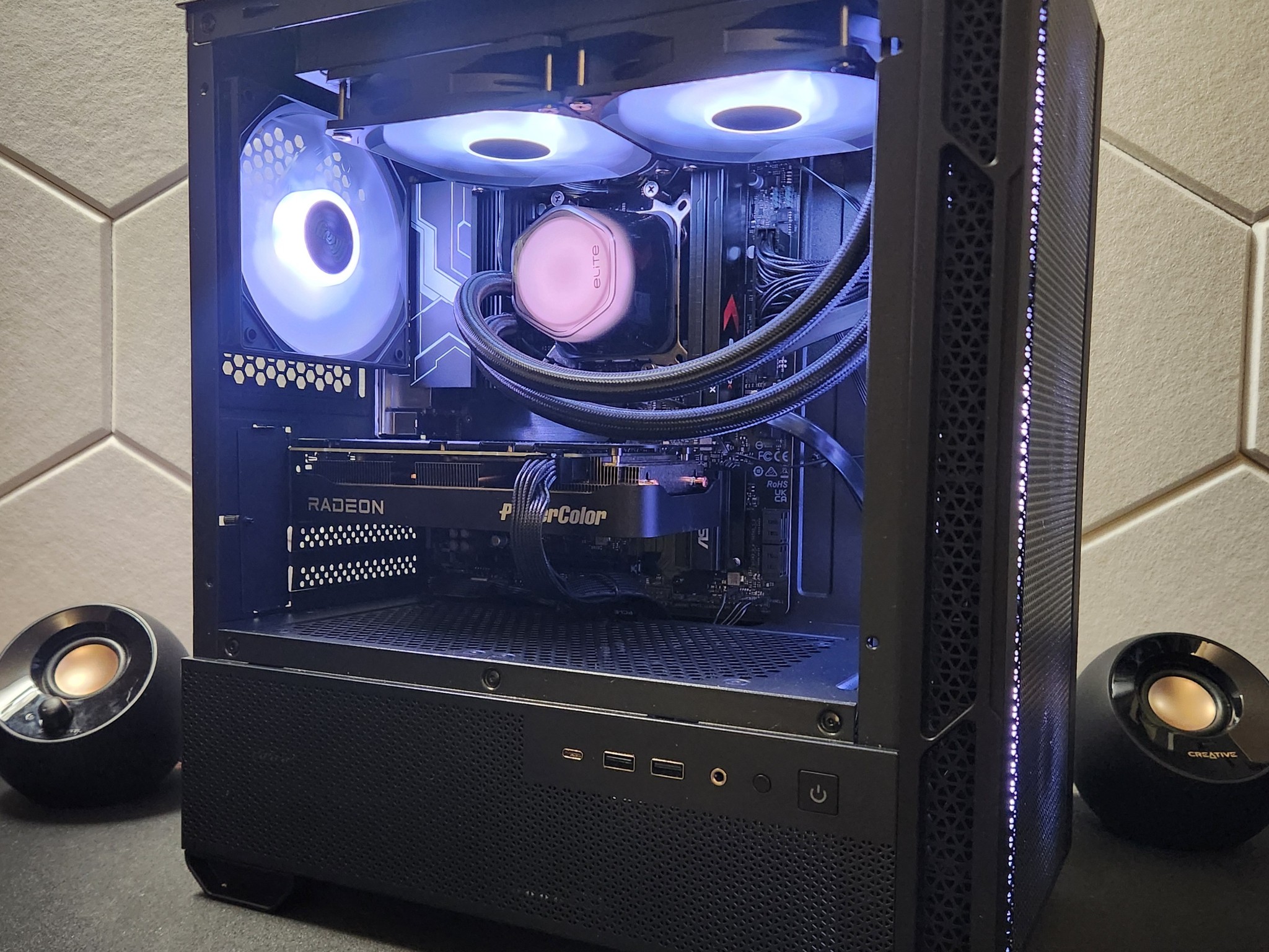 RX 9060XT 16GB | Ryzen 5 7600X | 32GB DDR5 6000Mhz | 1Tb SSD | WIFI+BT