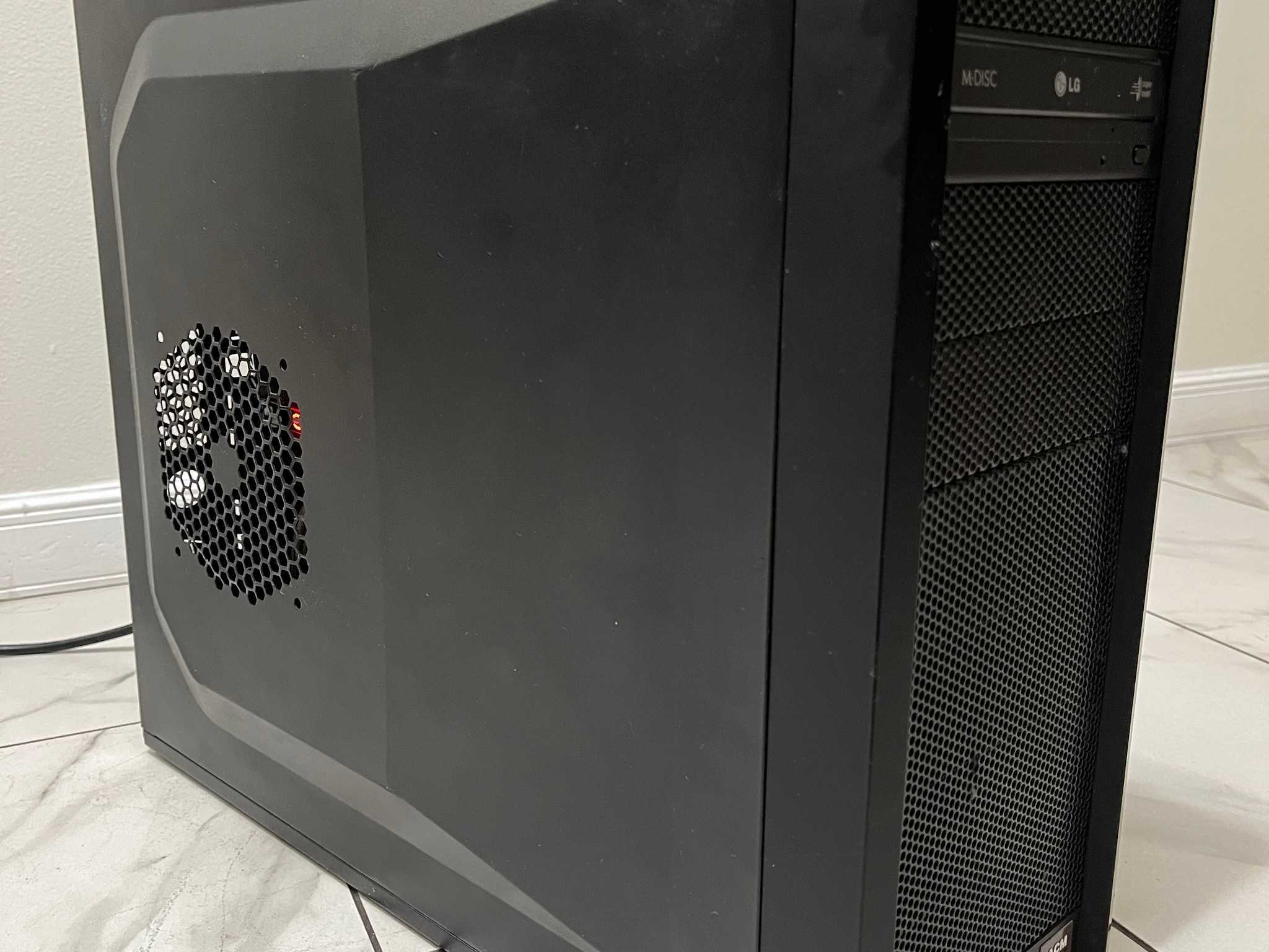 NVIDIA RTX 2070, Intel i7-7700, 16GB RAM, 3.1TB Storage - Gaming PC w/Wi-Fi, BT
