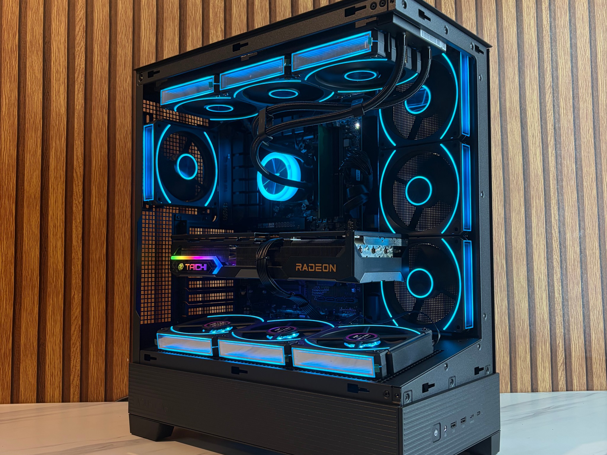 RX 9070 XT 16GB | RYZEN 7 7800X3D | 16GB DDR5 | 1TB SSD | 360MM AIO |  750W