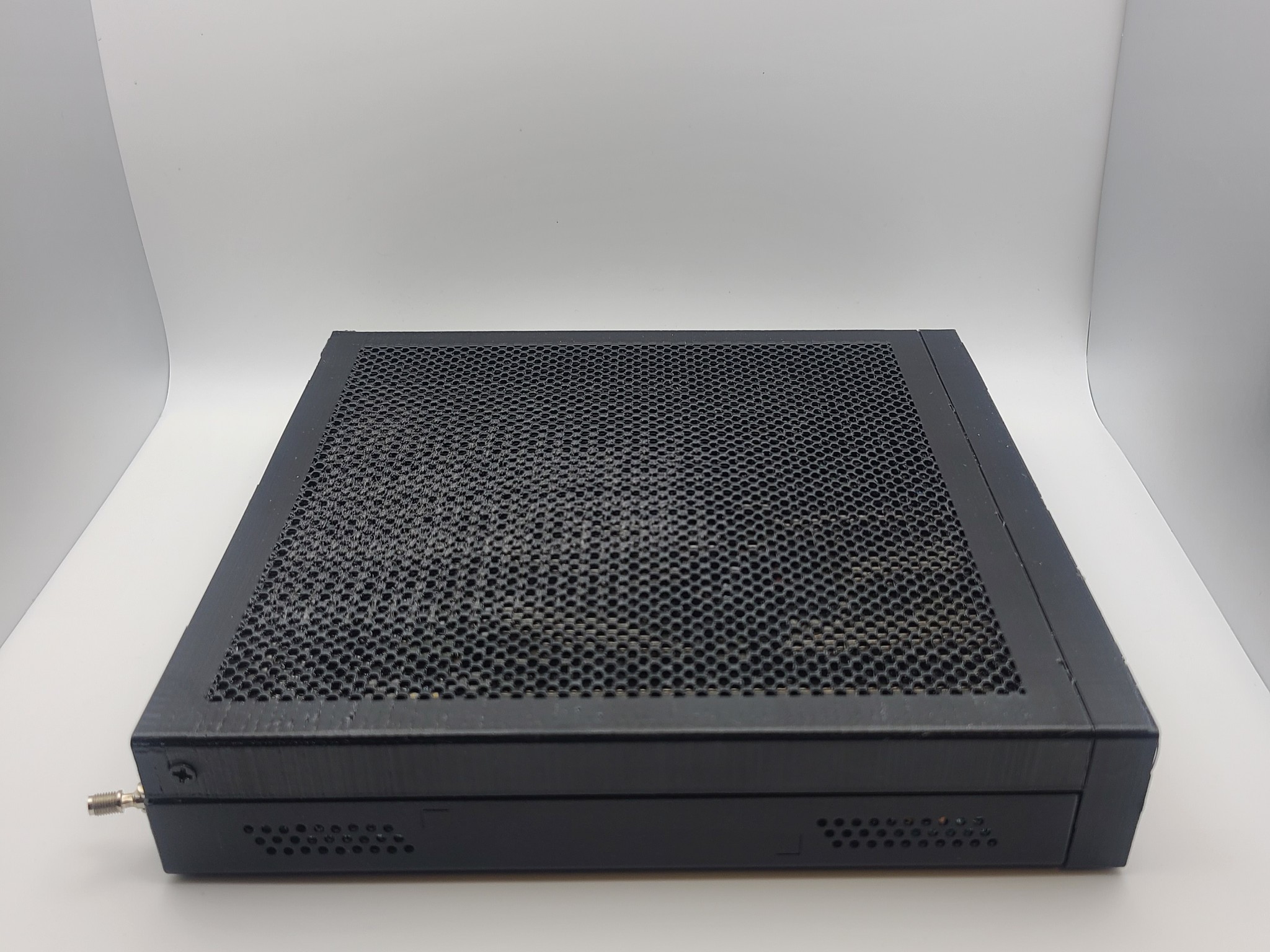 Lenovo ThinkCentre M720Q TINY with Radeon RX 6400 LP (SAPPHIRE PULSE)