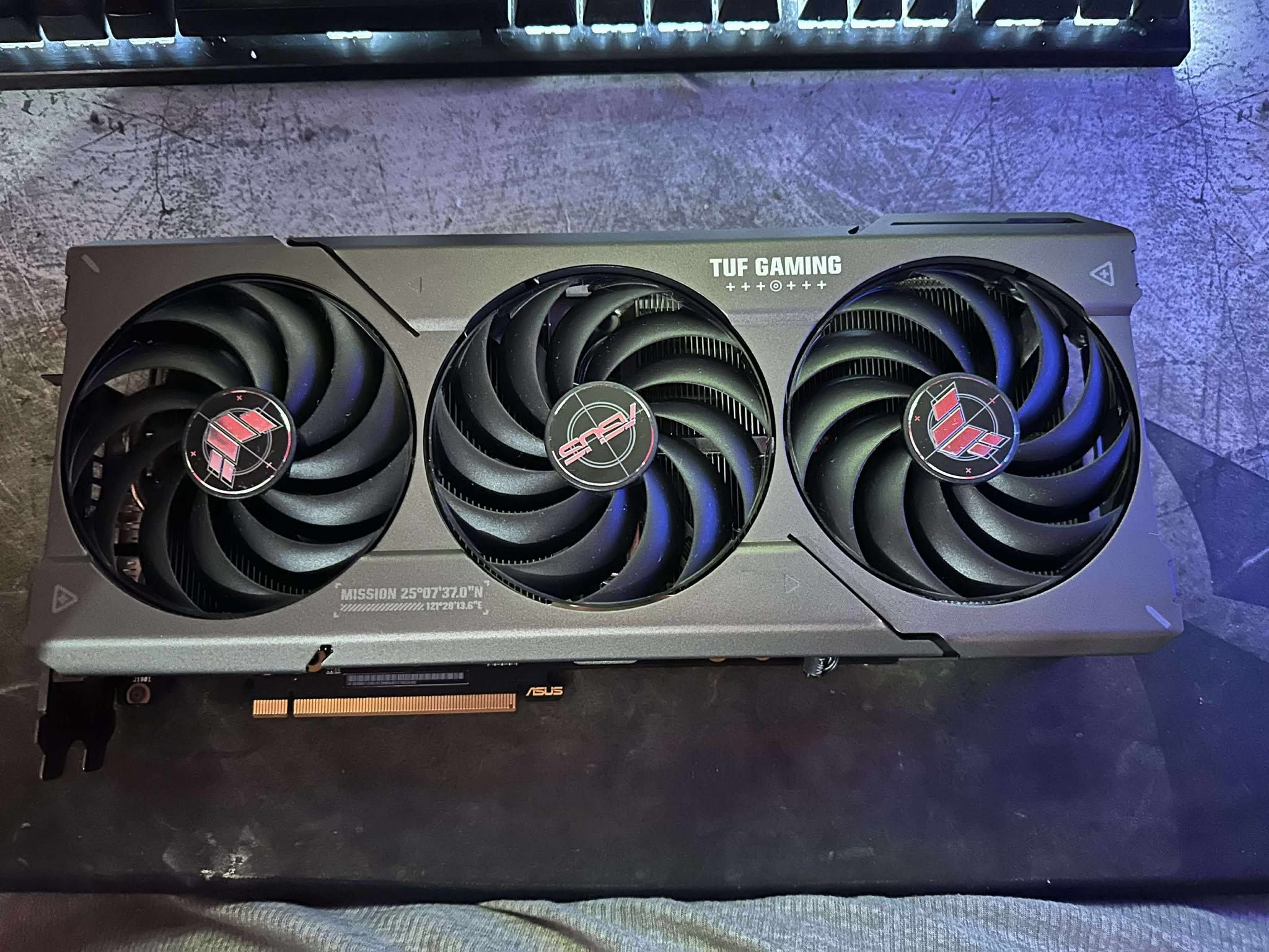 Asus TUF Gaming Radeon RX 7800 XT OC Edition 16GB GDDR6 video card PCIe 4.0 x16