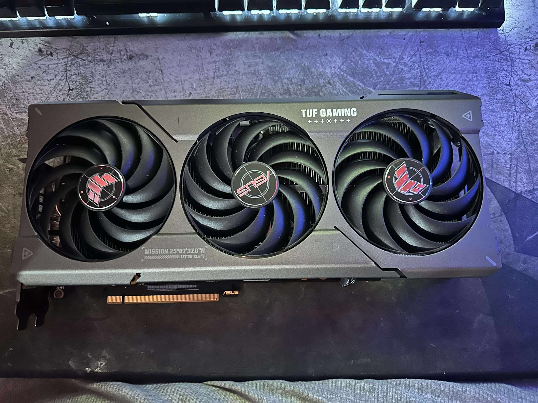 Asus TUF Gaming Radeon RX 7800 XT OC Edition 16GB GDDR6 video card PCIe 4.0 x16